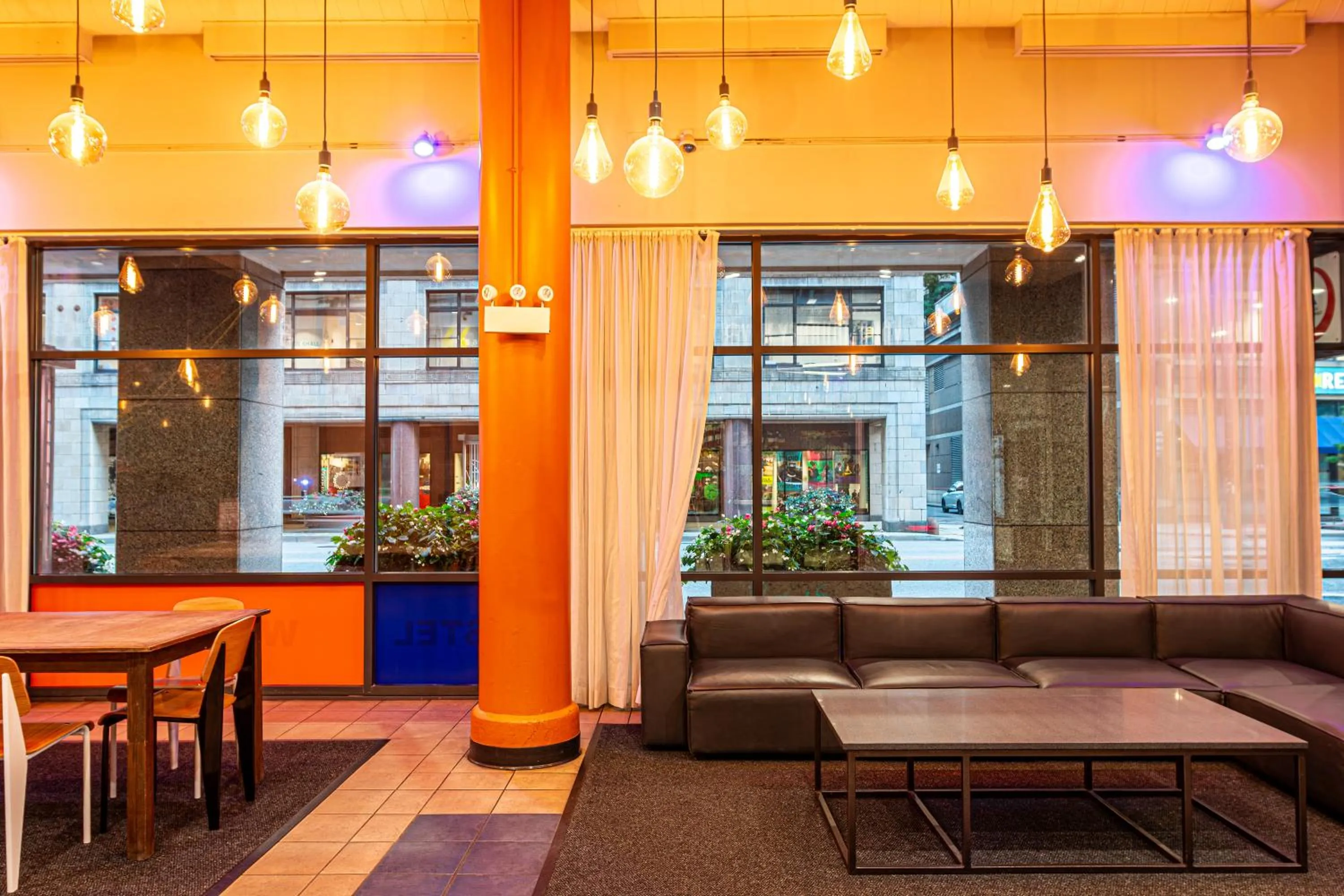 Lobby or reception in HI Chicago Hostel