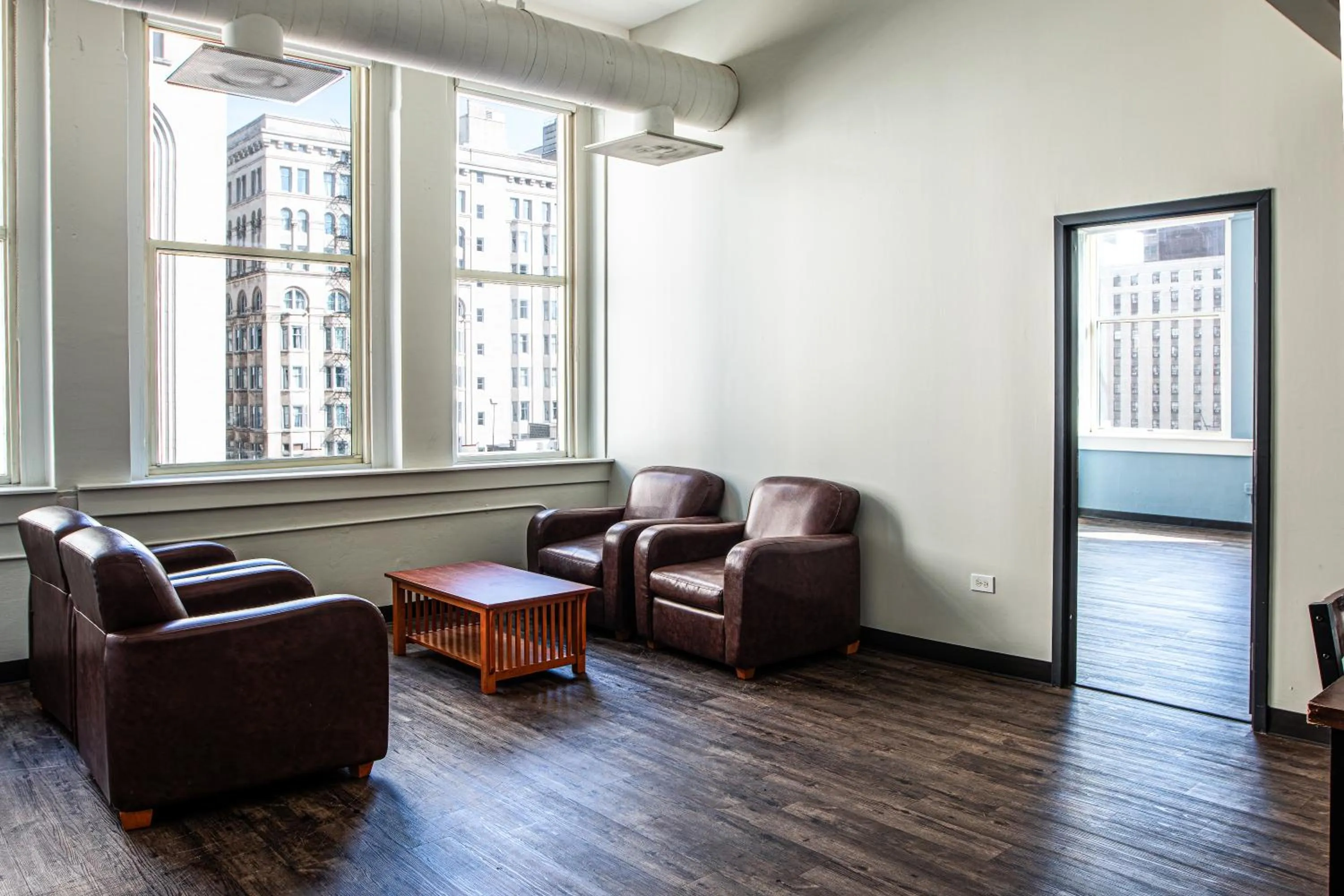 Living room in HI Chicago Hostel