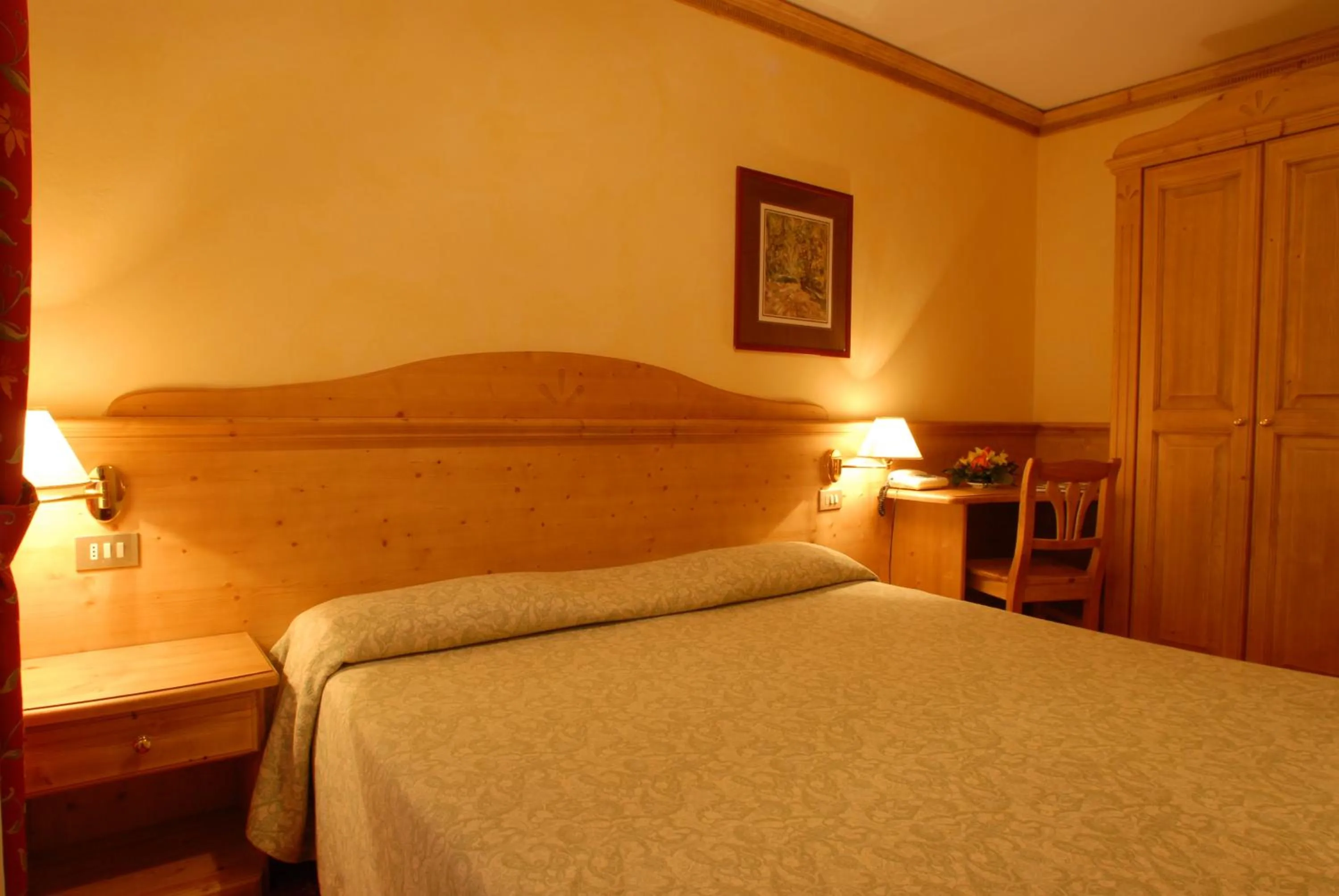 Bed in Hotel Alpi - Foza