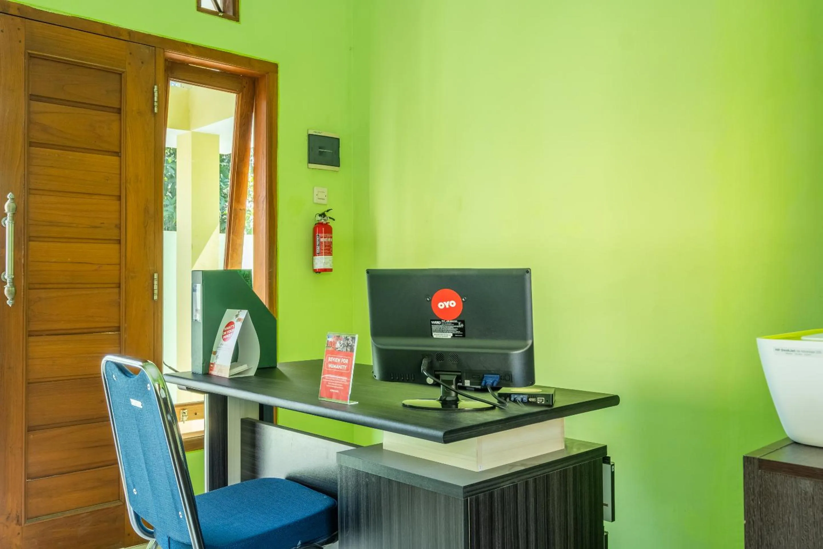 Lobby or reception in OYO 1399 Cemara Residence Syariah