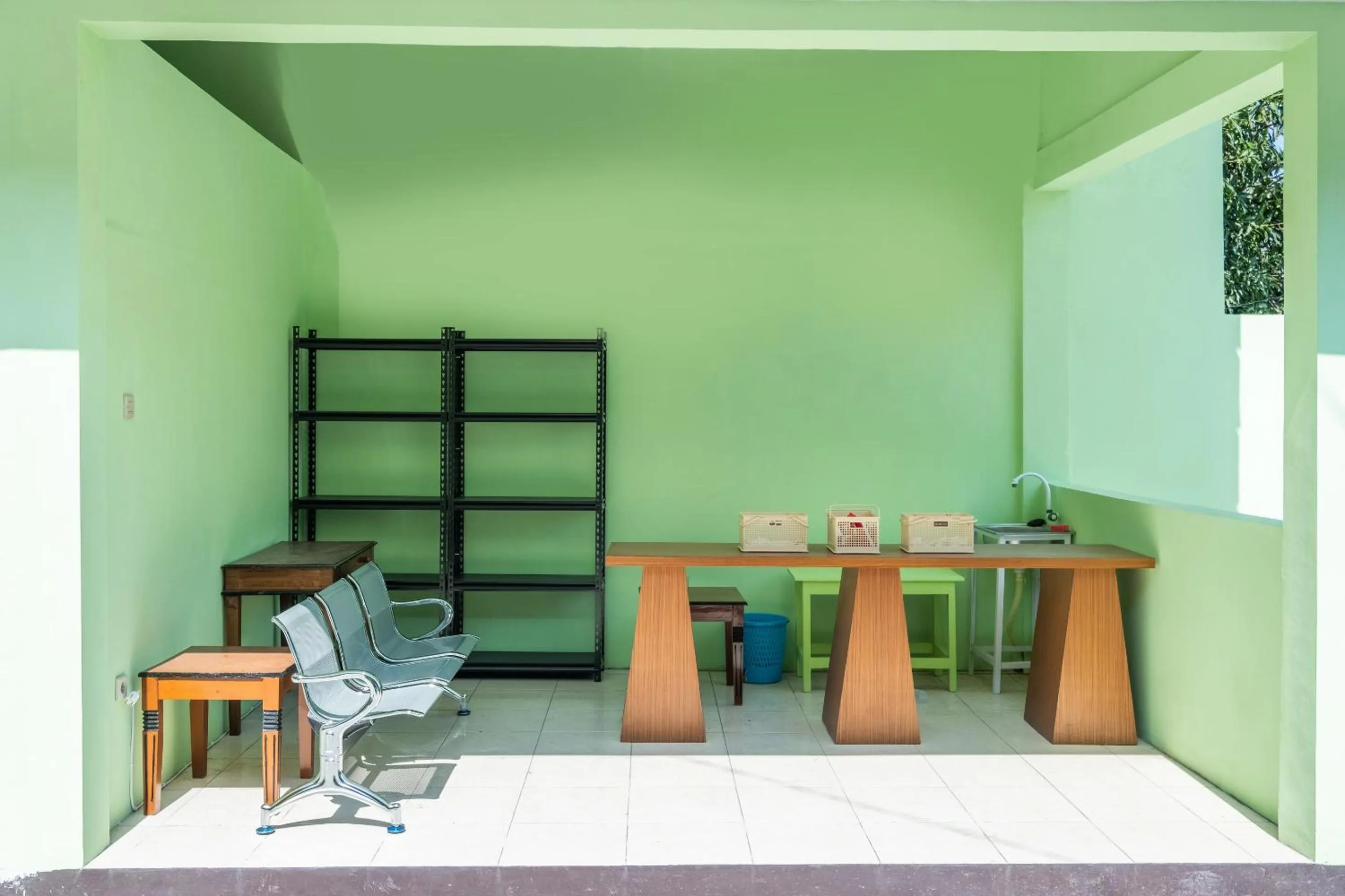 Seating area in OYO 1399 Cemara Residence Syariah