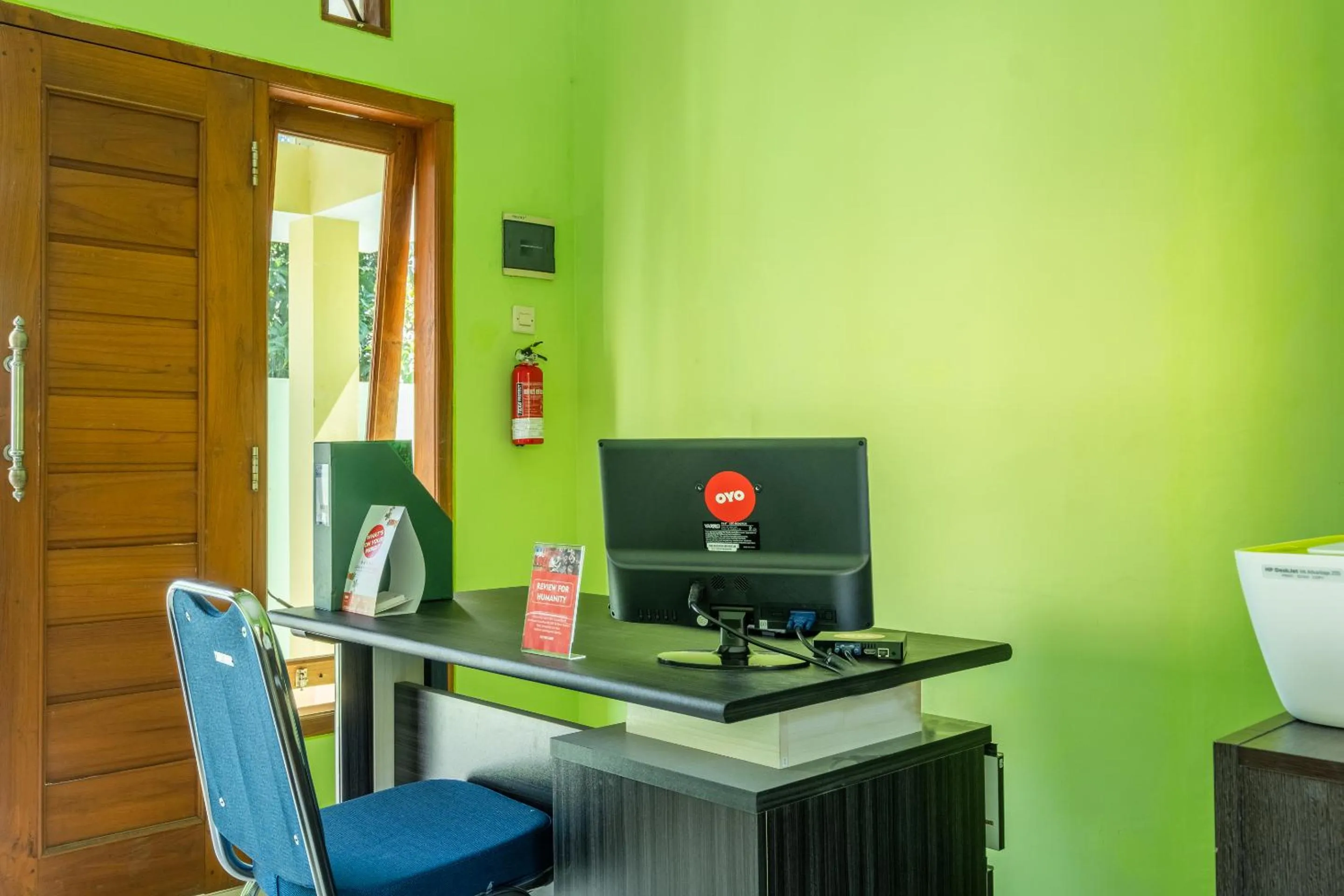 Lobby or reception in OYO 1399 Cemara Residence Syariah