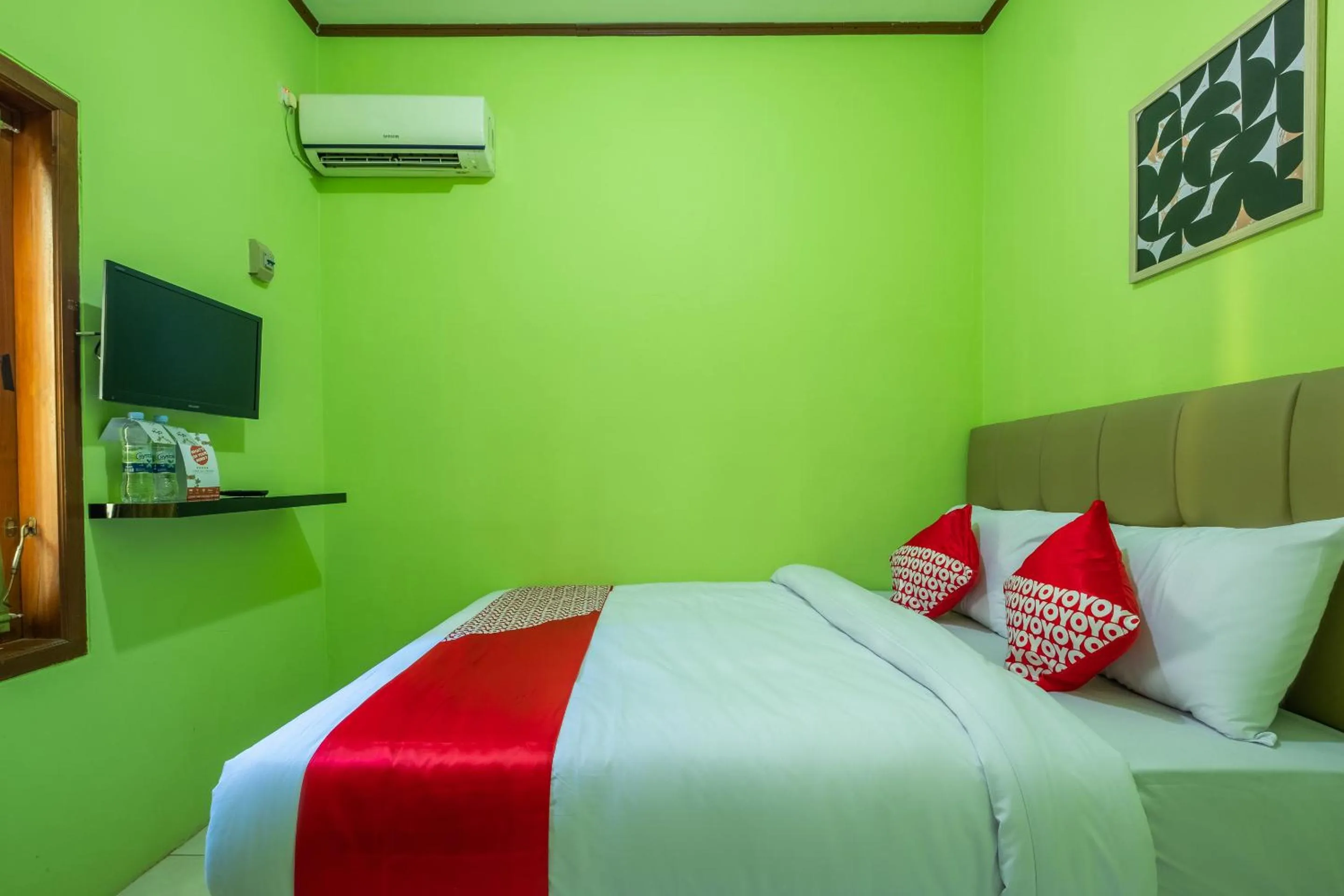 Bedroom in OYO 1399 Cemara Residence Syariah