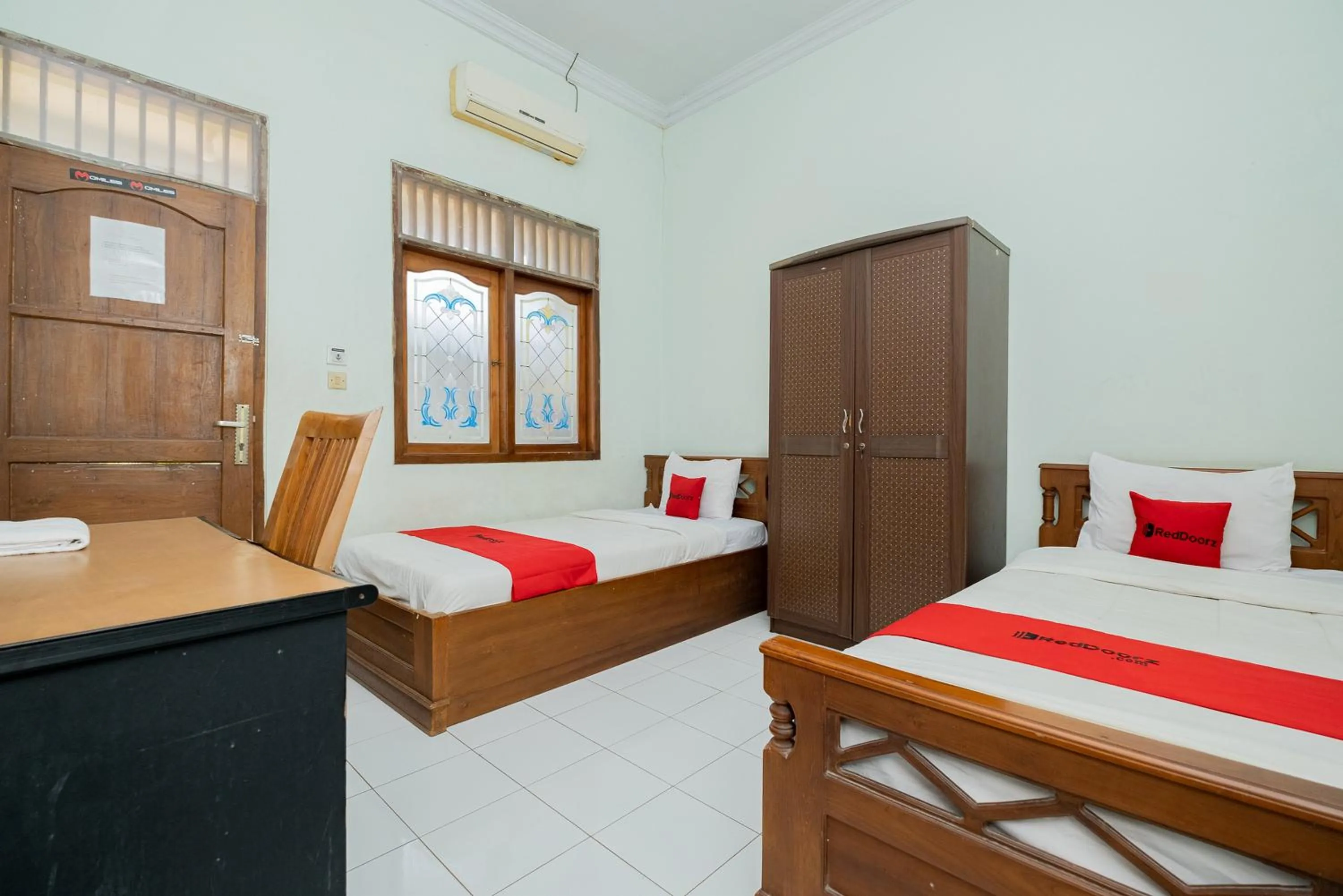 Bed in RedDoorz Syariah at Jalan Sunan Giri Tuban