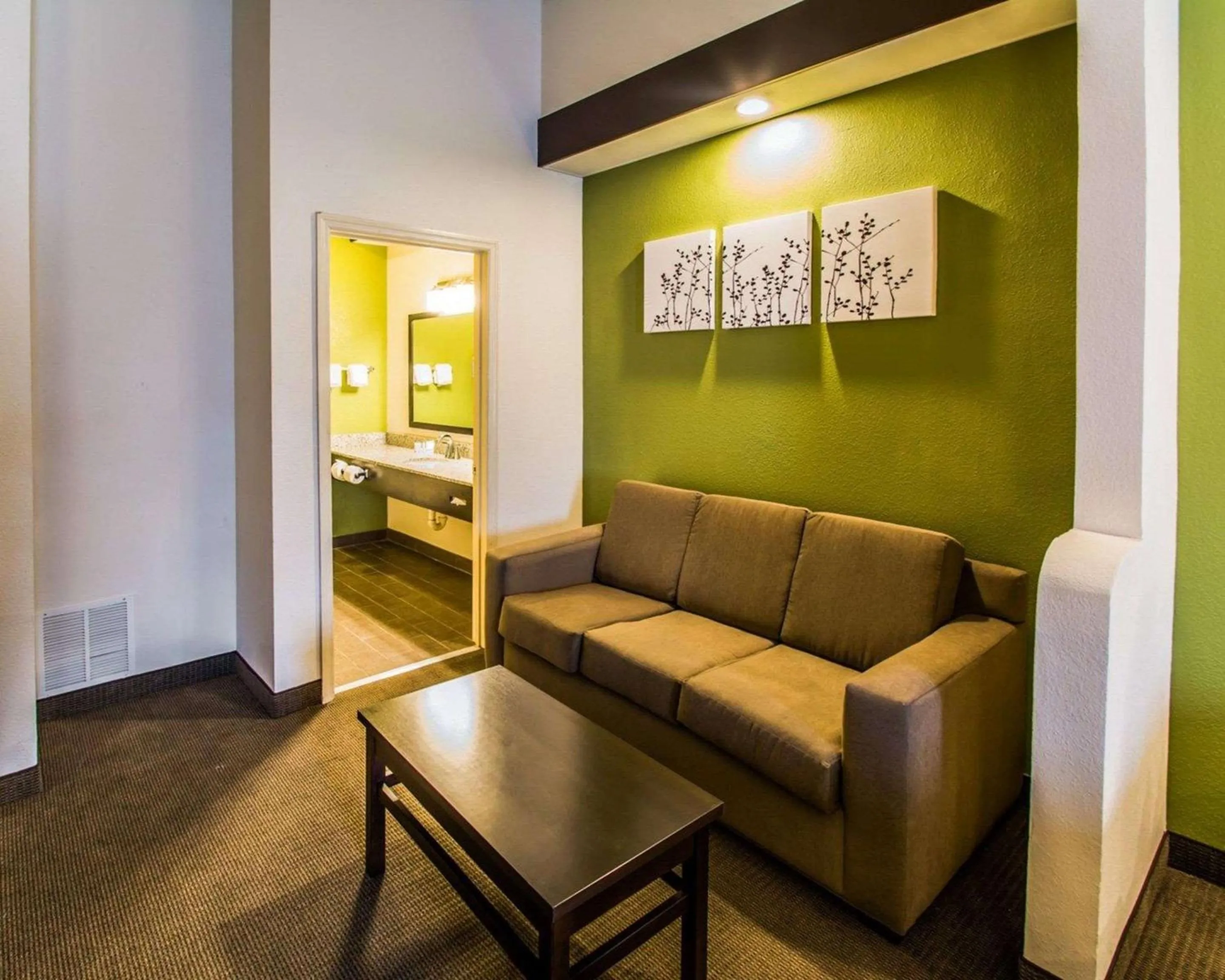 Photo of the whole room in Sleep Inn & Suites Orlando International Airport