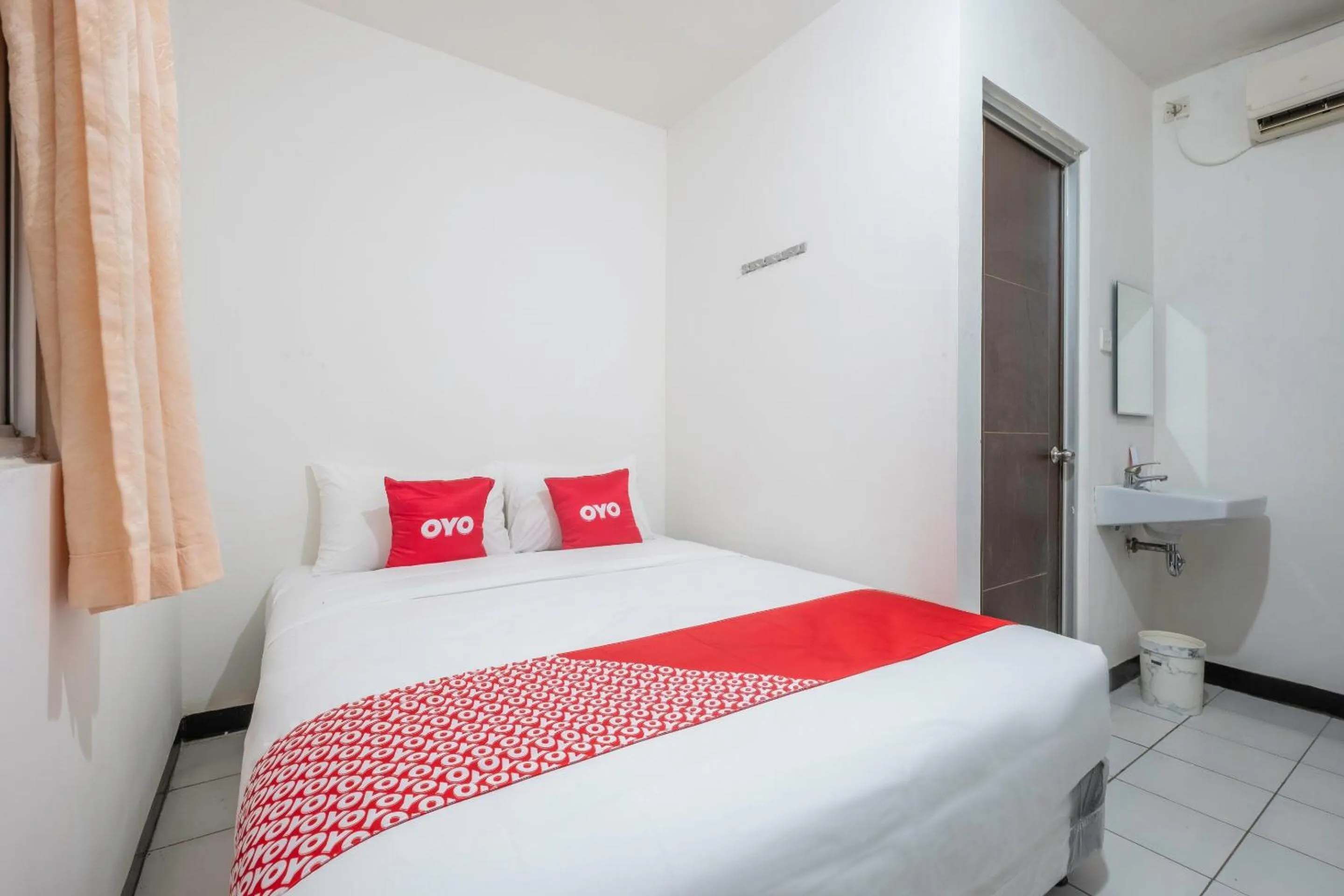 Bedroom in Super OYO 1568 Stasiun Ka Cirebon Guest House