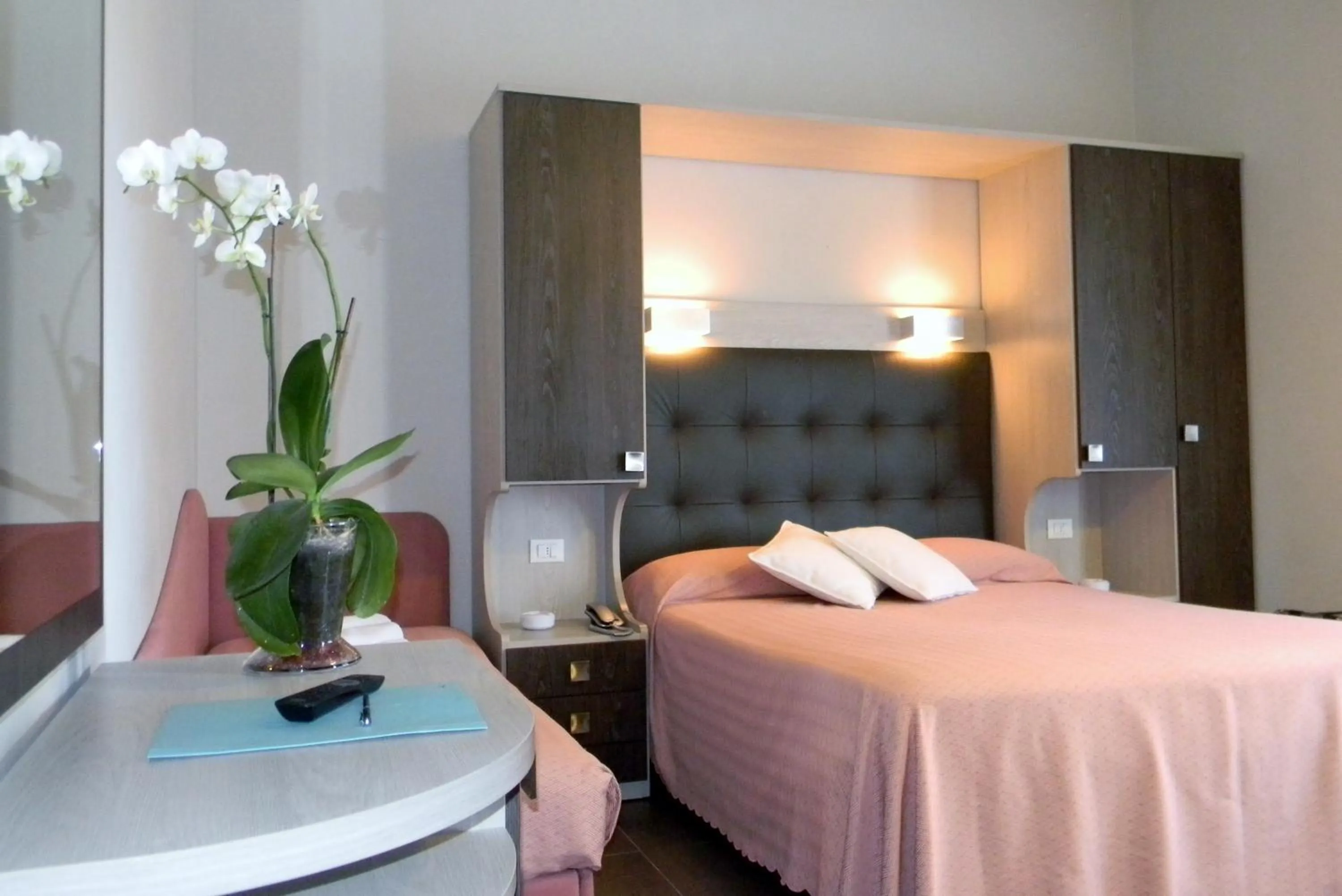 Photo of the whole room, Bed in Hotel Parma Mare