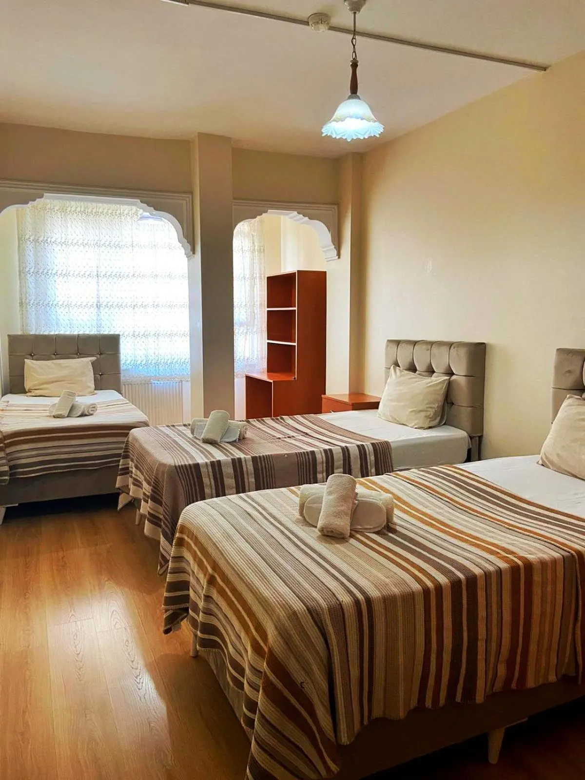 Photo of the whole room, Bed in Ulubat Castle Hotel