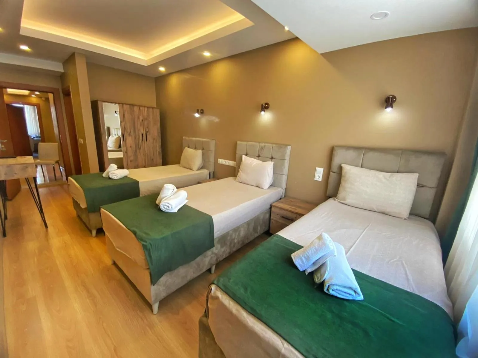 Photo of the whole room, Bed in Ulubat Castle Hotel