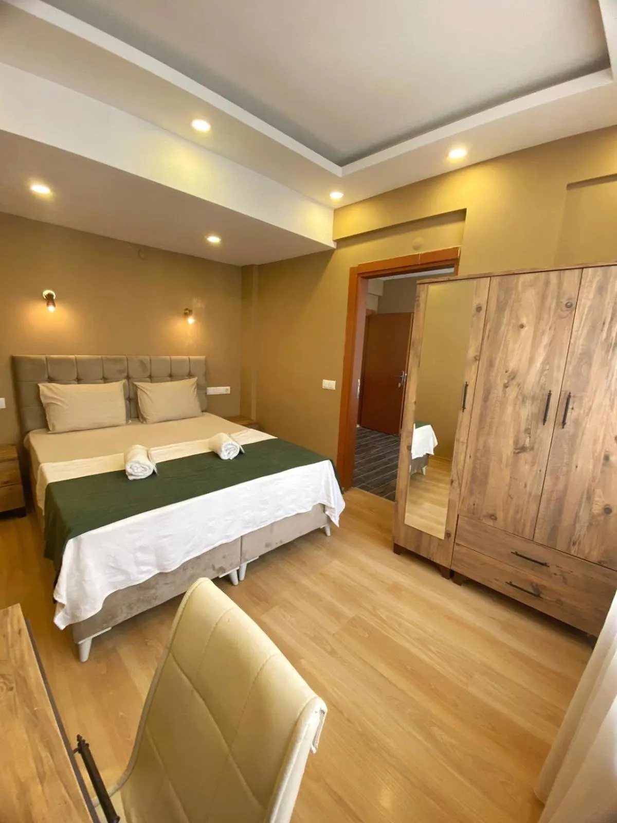 Photo of the whole room, Bed in Ulubat Castle Hotel