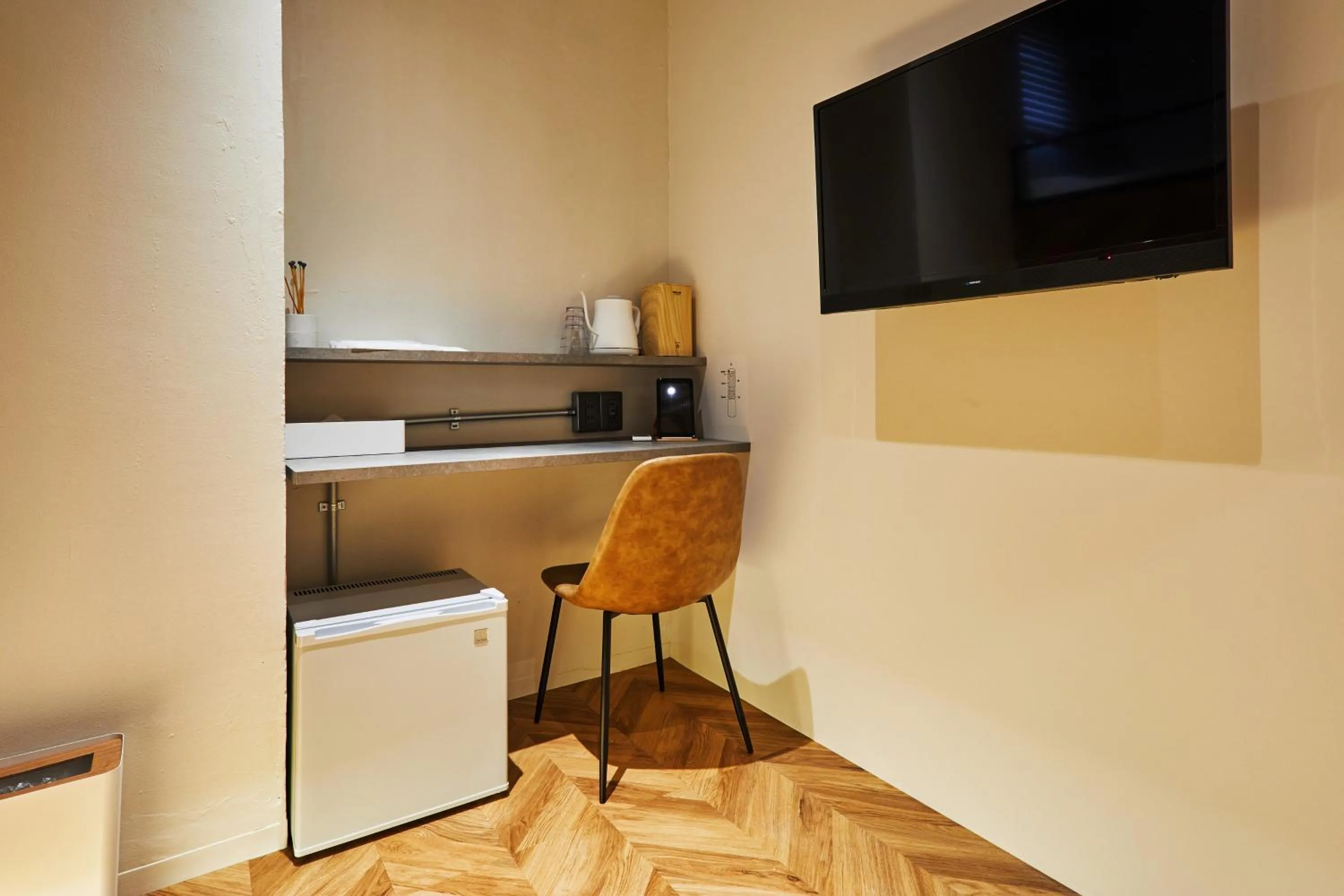 TV and multimedia in mizuka Daimyo 6 - unmanned hotel -