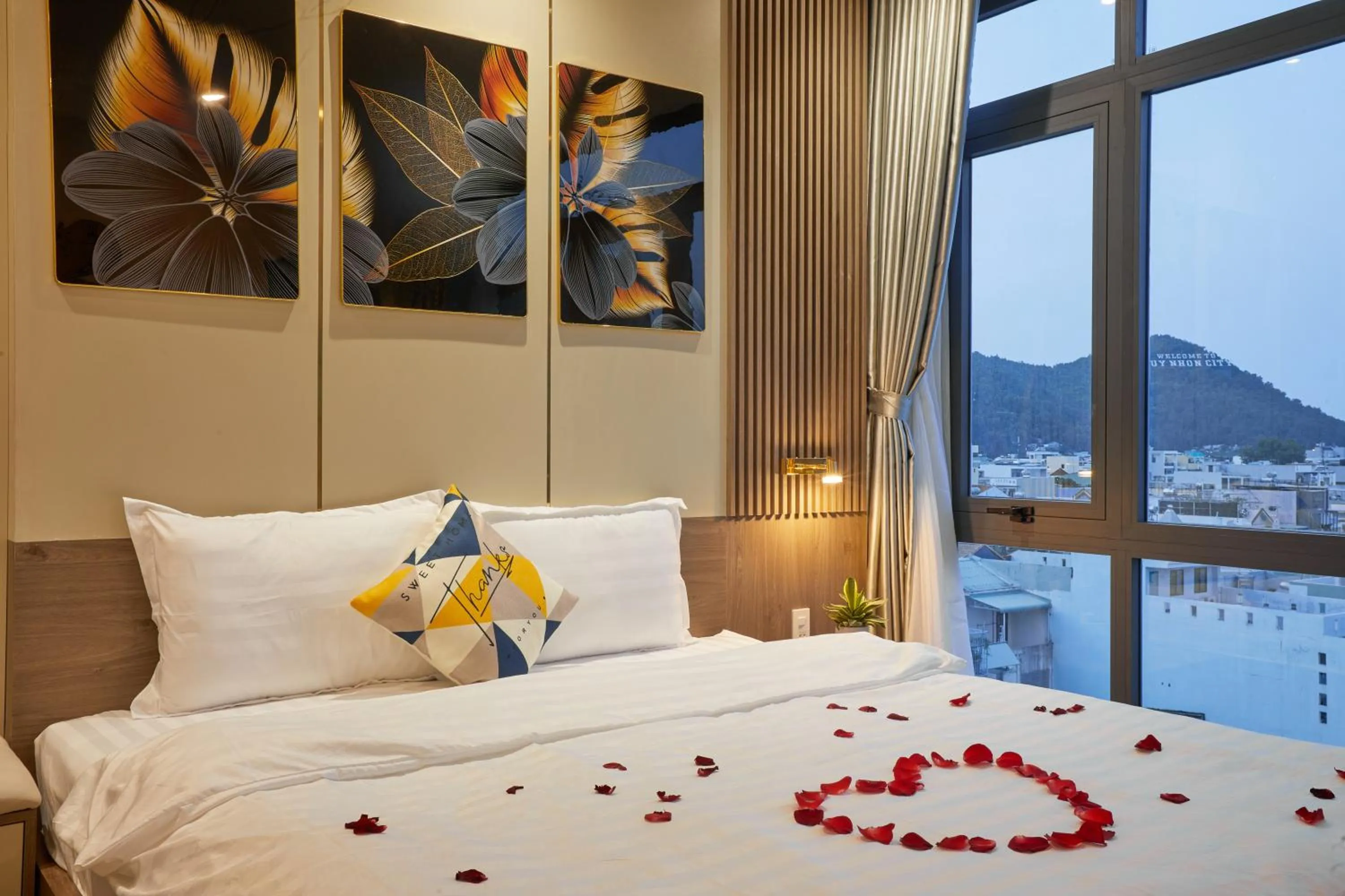 Bed in Lux Quy Nhon Homestay