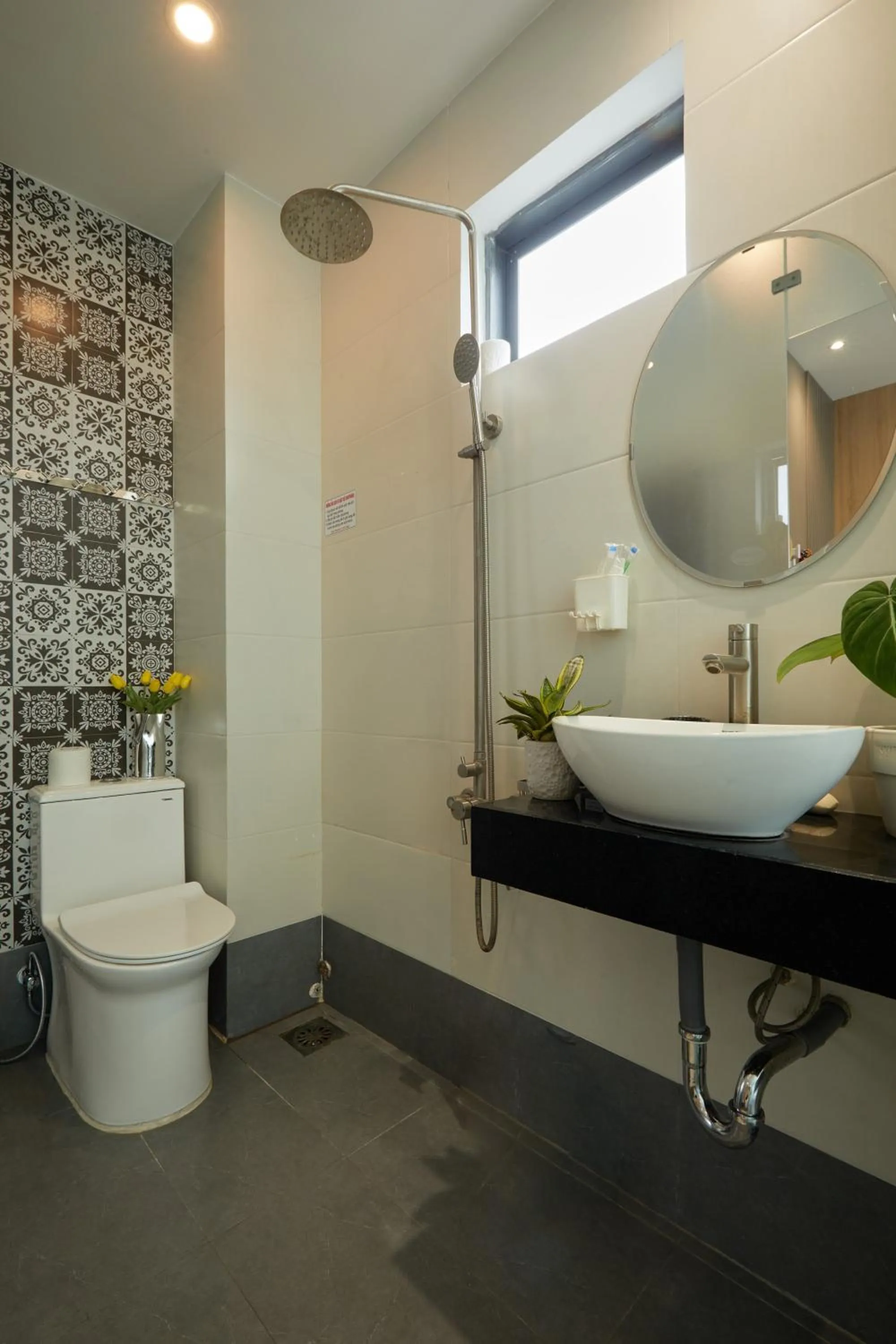 Toilet in Lux Quy Nhon Homestay