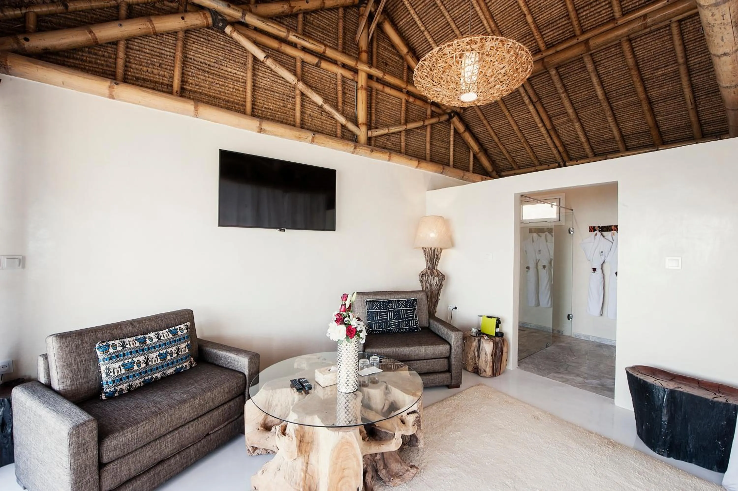 Living room in La Crique Nature & Spa