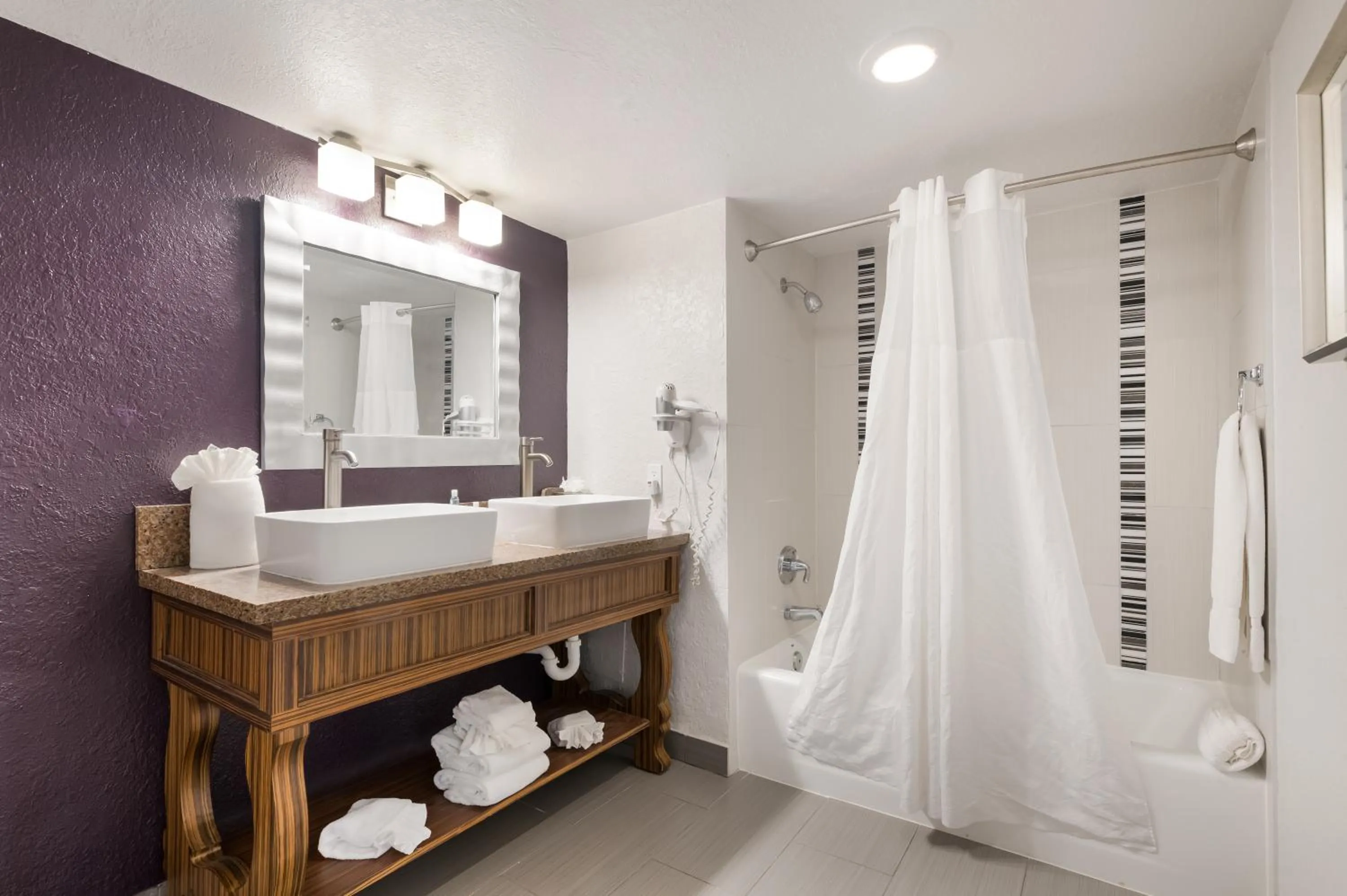 Bathroom in Clarion Inn & Suites Across From Universal Orlando Resort