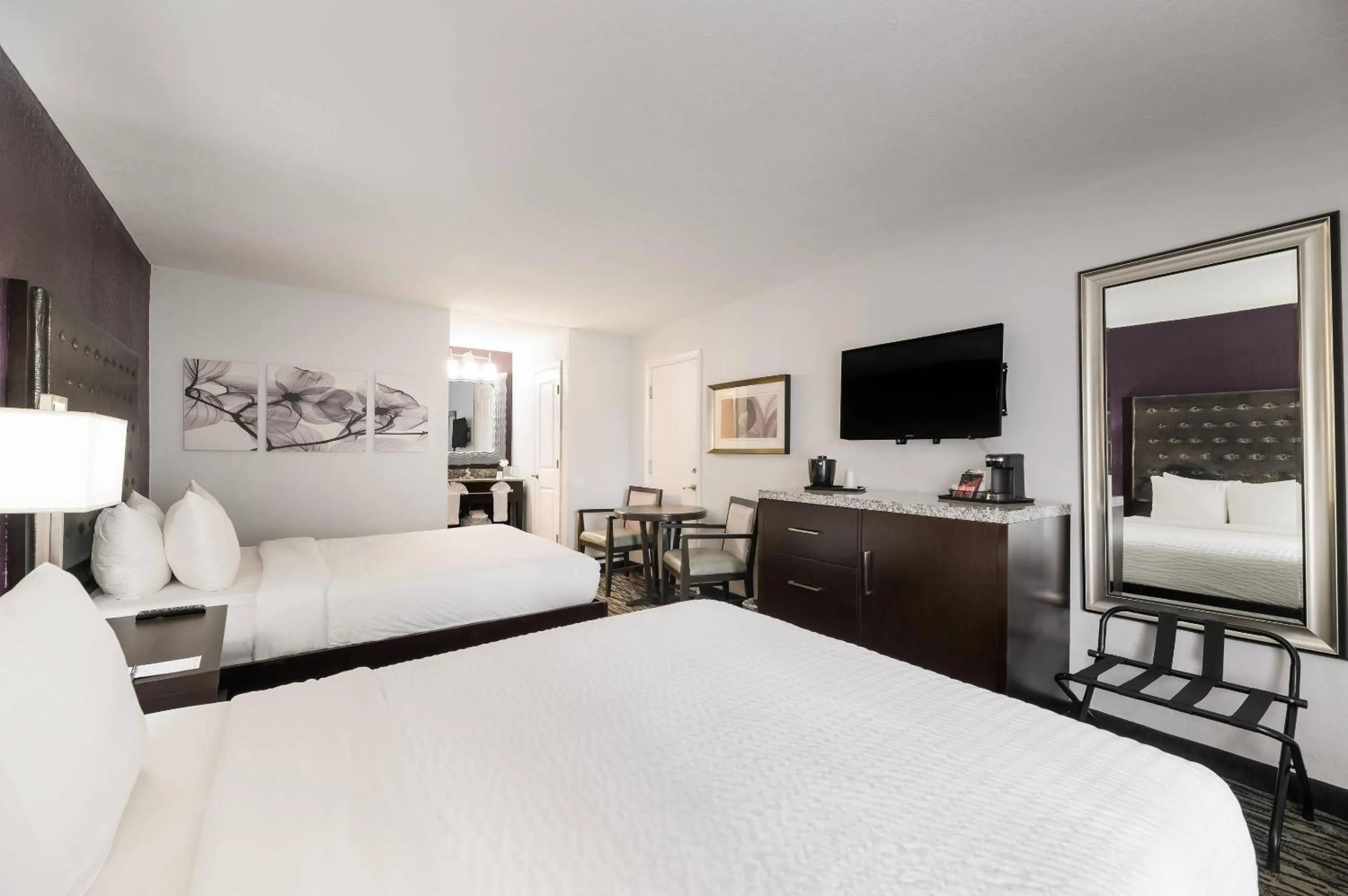 Bedroom, Bed in Clarion Inn & Suites Across From Universal Orlando Resort