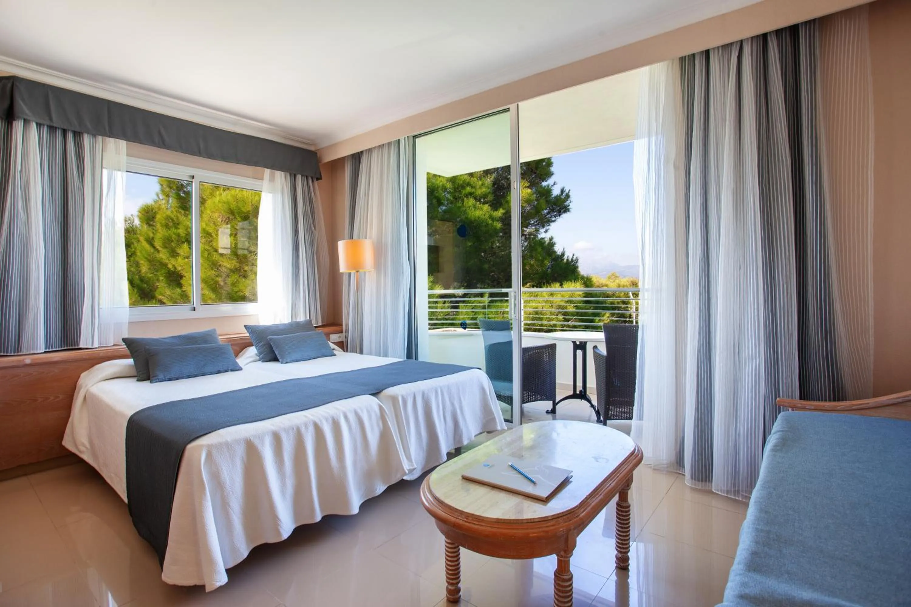 Photo of the whole room, Bed in Grupotel Natura Playa