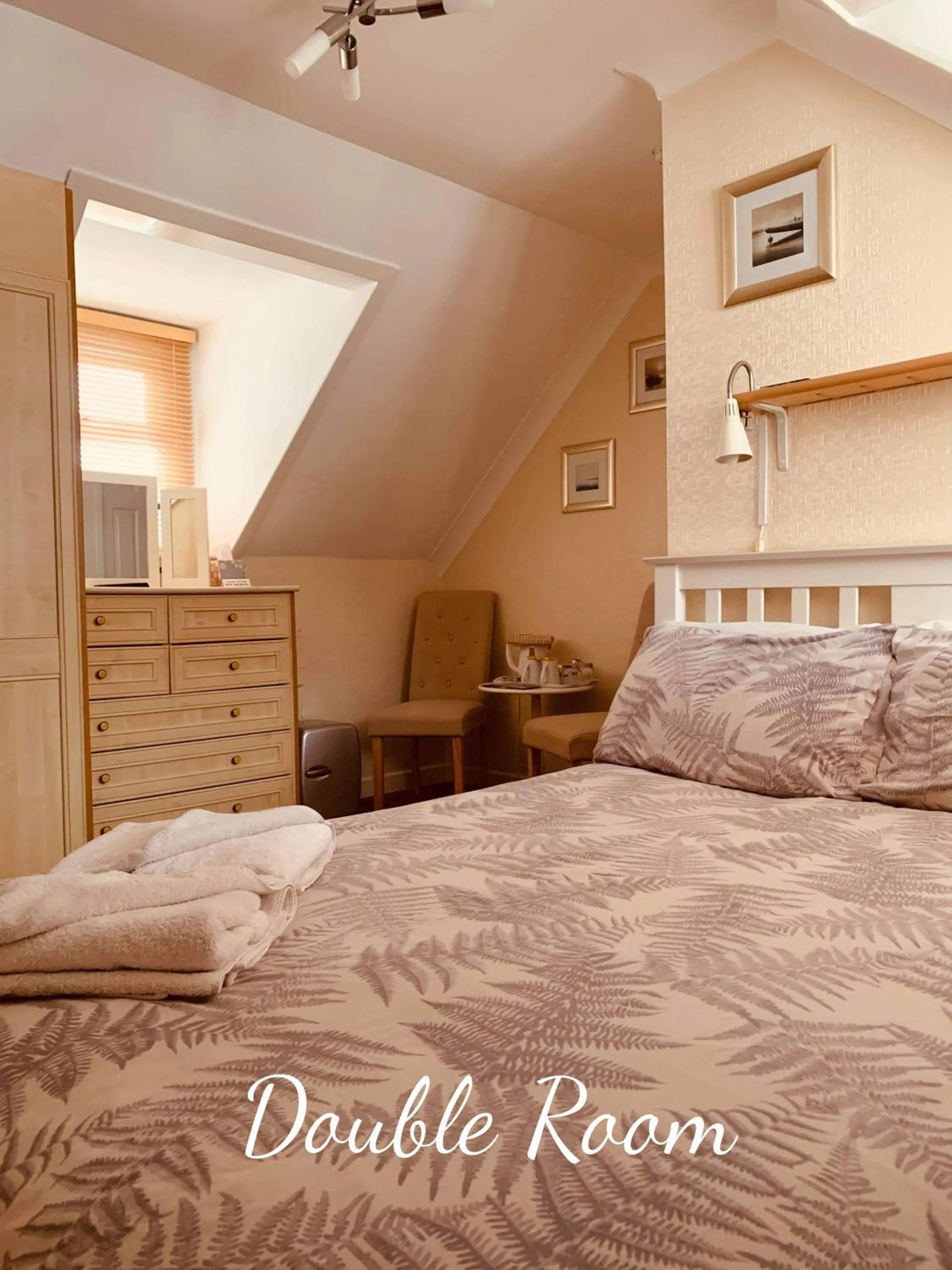Double Room in Cunard Guest House