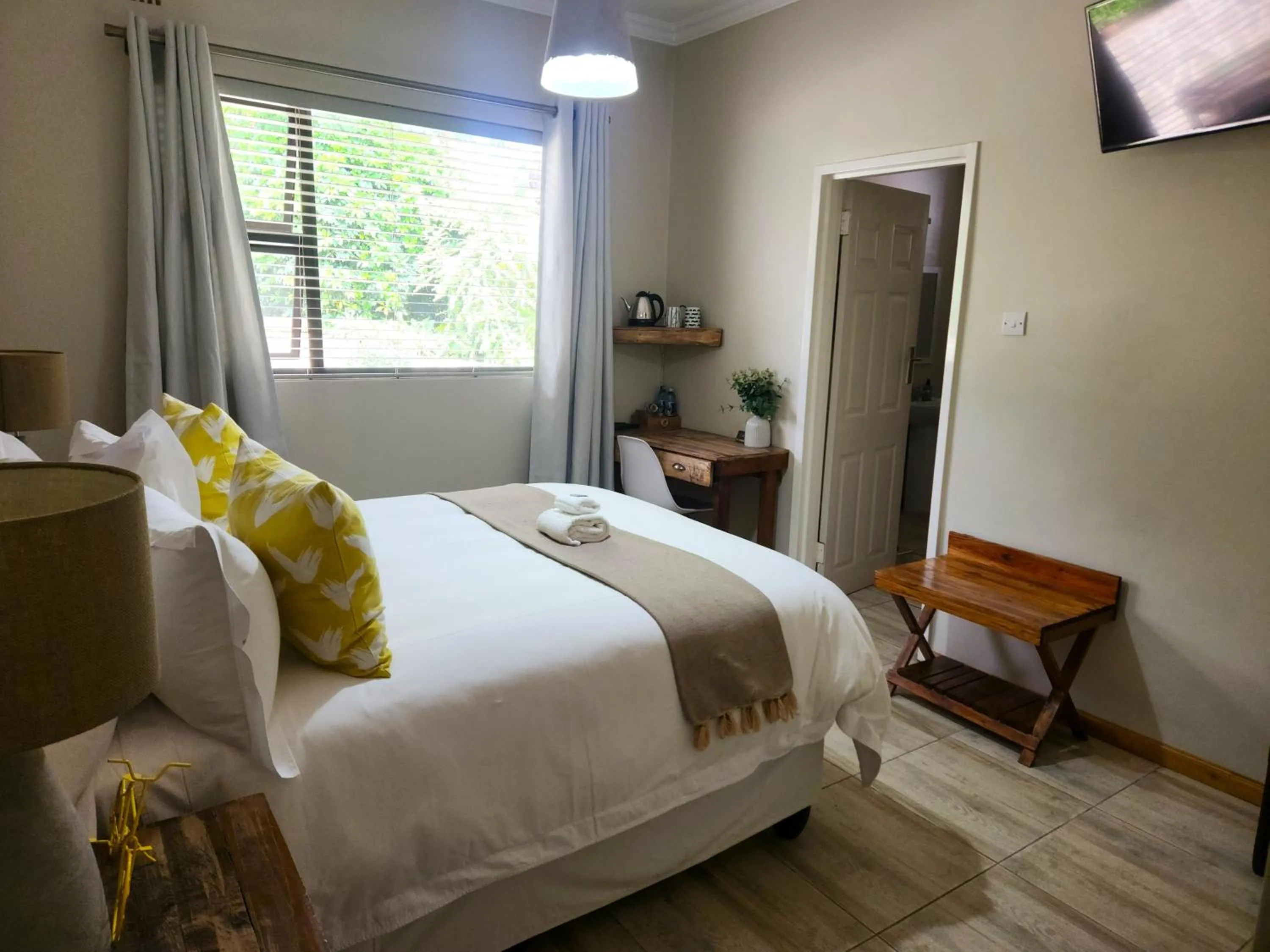 Photo of the whole room, Bed in Mijn Kitchen Coffee Shop and B&B