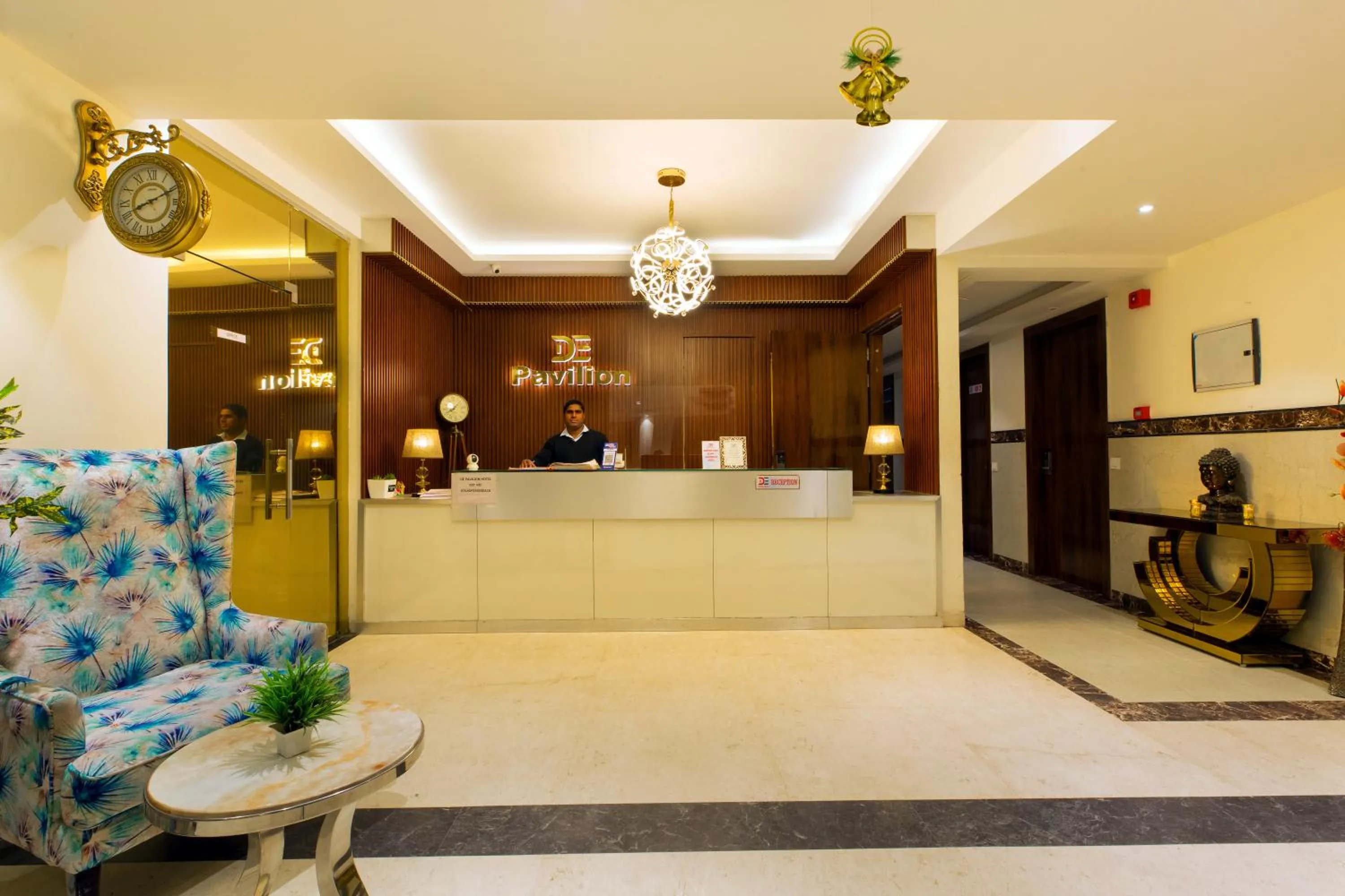 Lobby or reception in The Vegas By De Pavilion, Delhi Airport