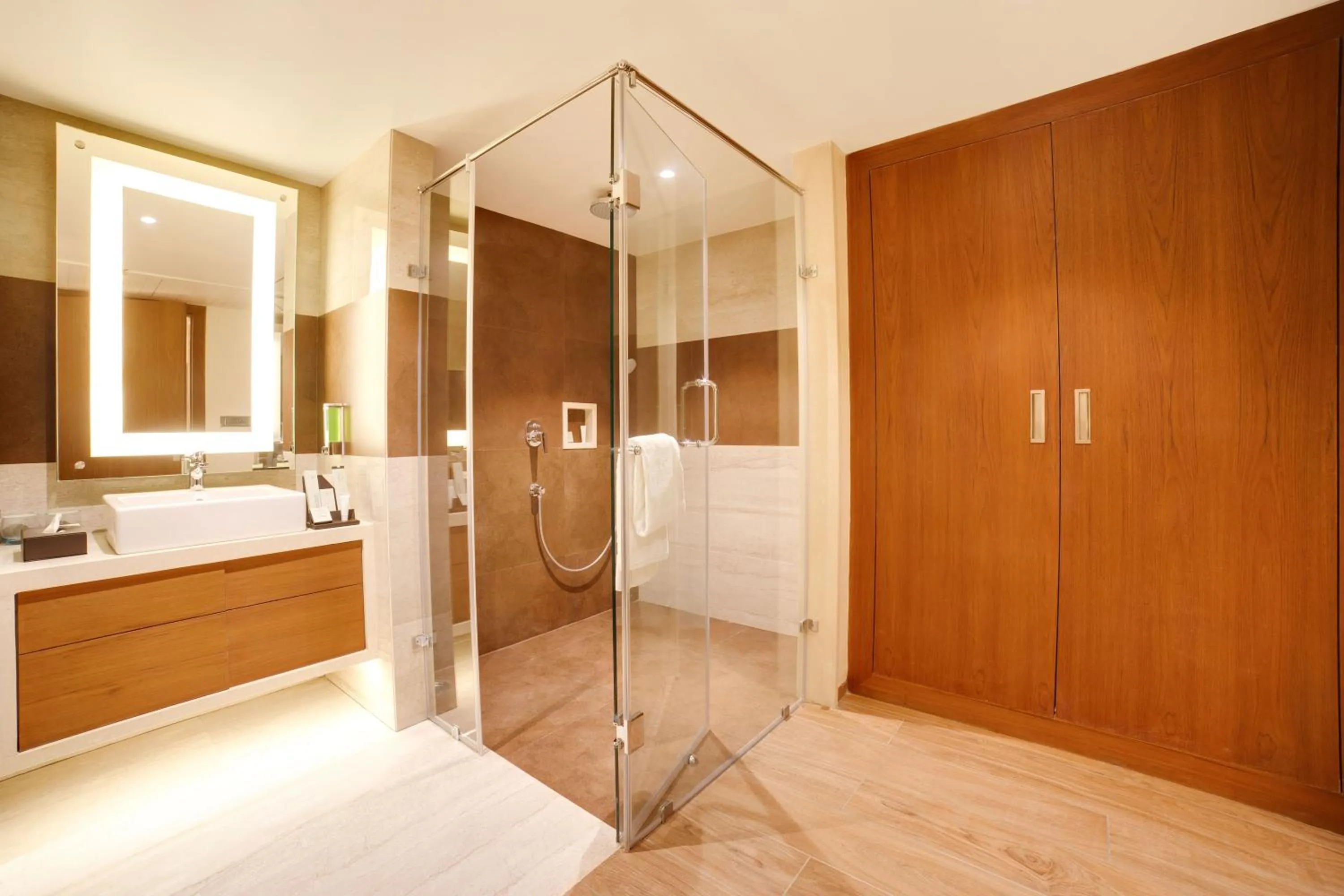 Bathroom, Bed in The Fern Residency Bhopal