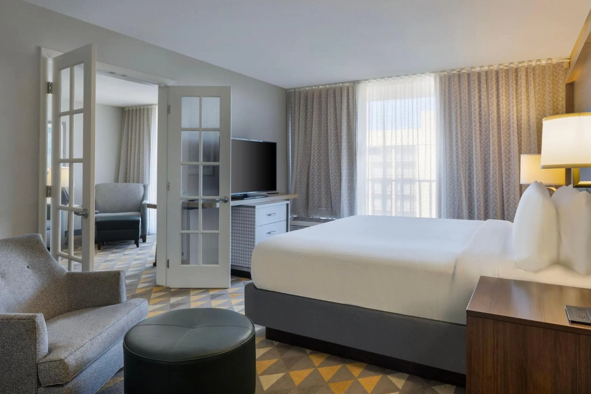 Photo of the whole room, Bed in Holiday Inn & Suites Orlando SW - Celebration Area by IHG