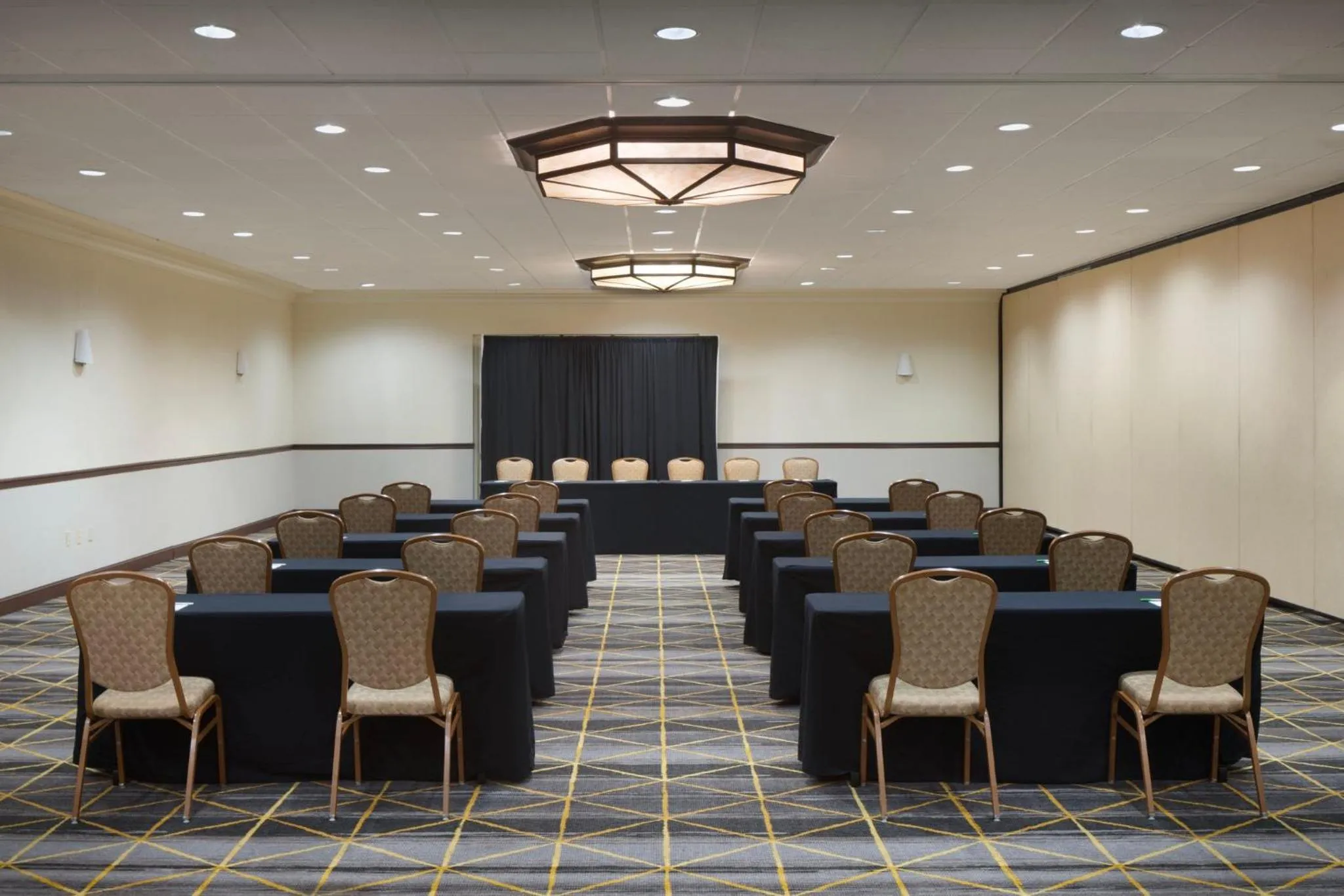 Meeting/conference room in Holiday Inn & Suites Orlando SW - Celebration Area by IHG
