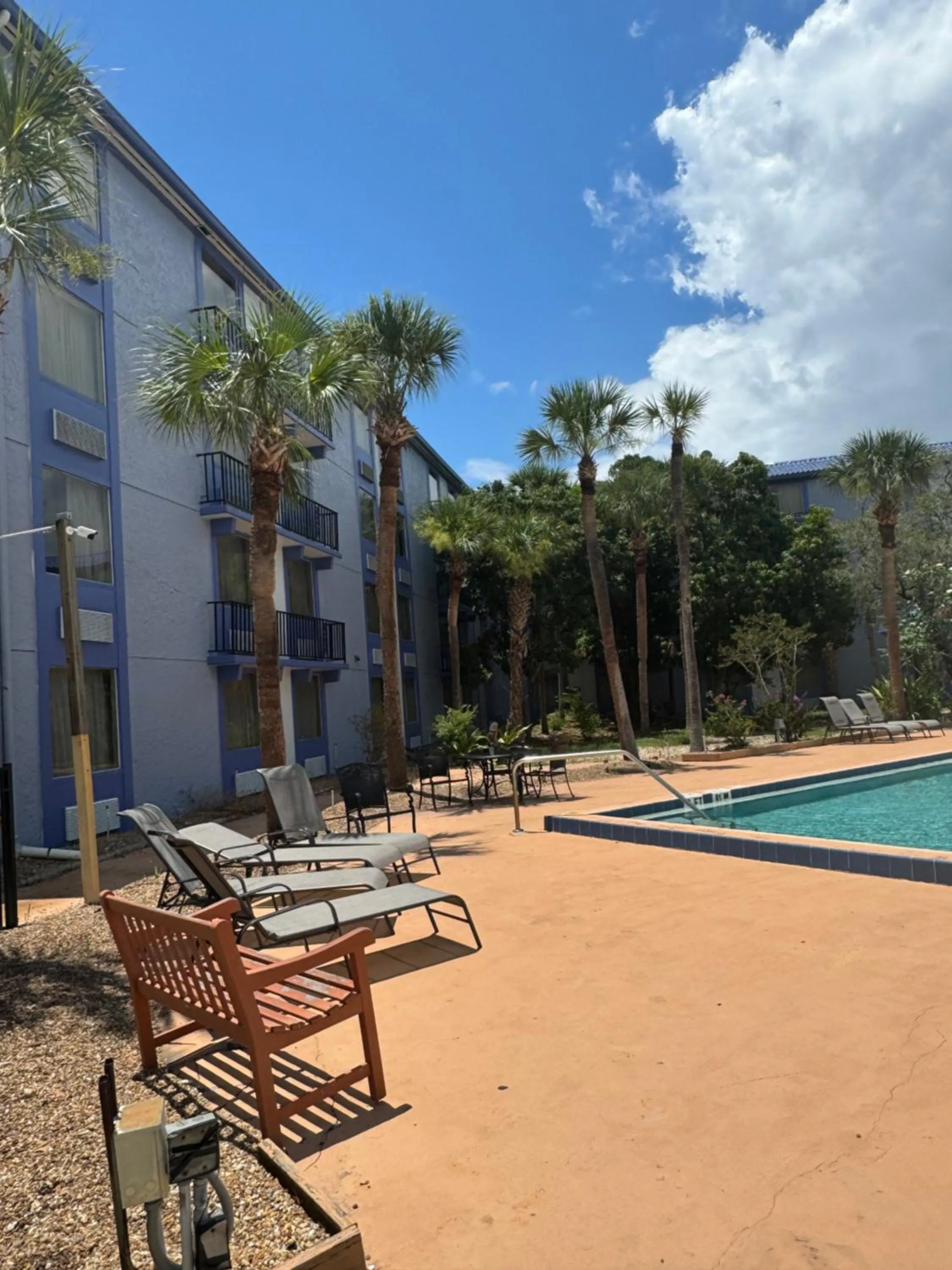 Swimming pool in Monumental Movieland Hotel