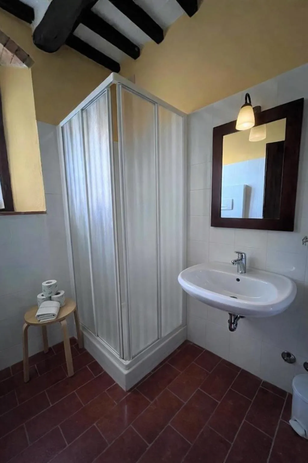 Shower in Fattoria Agriturismo Nerbona