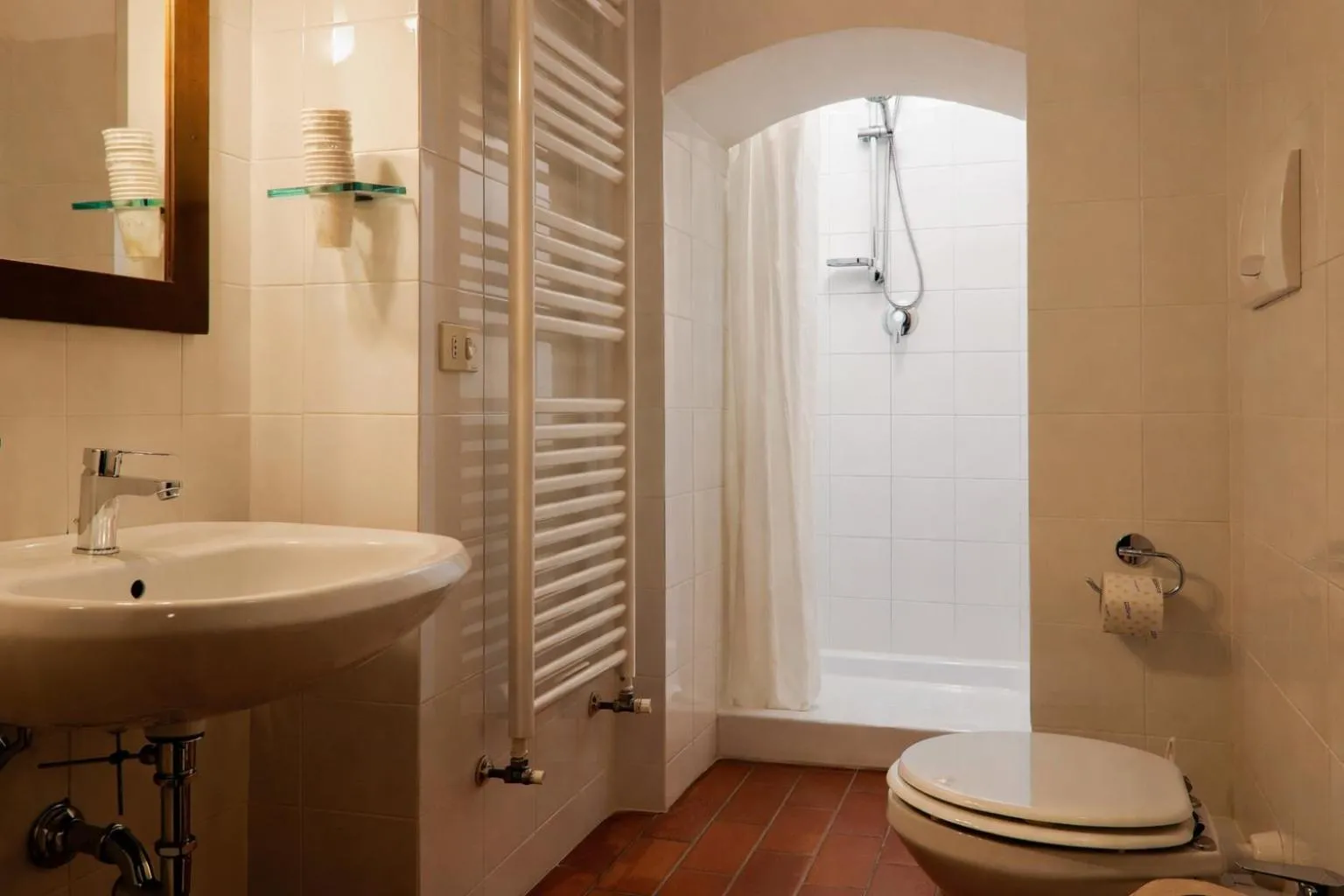 Shower in Fattoria Agriturismo Nerbona