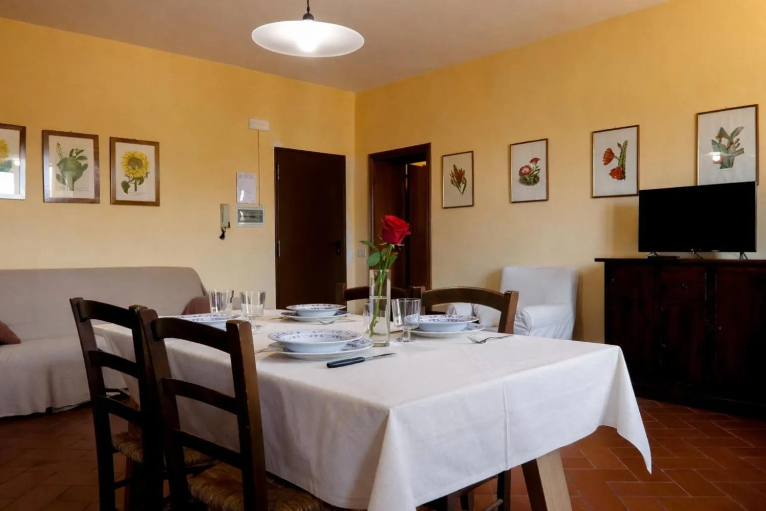 Dining area in Fattoria Agriturismo Nerbona
