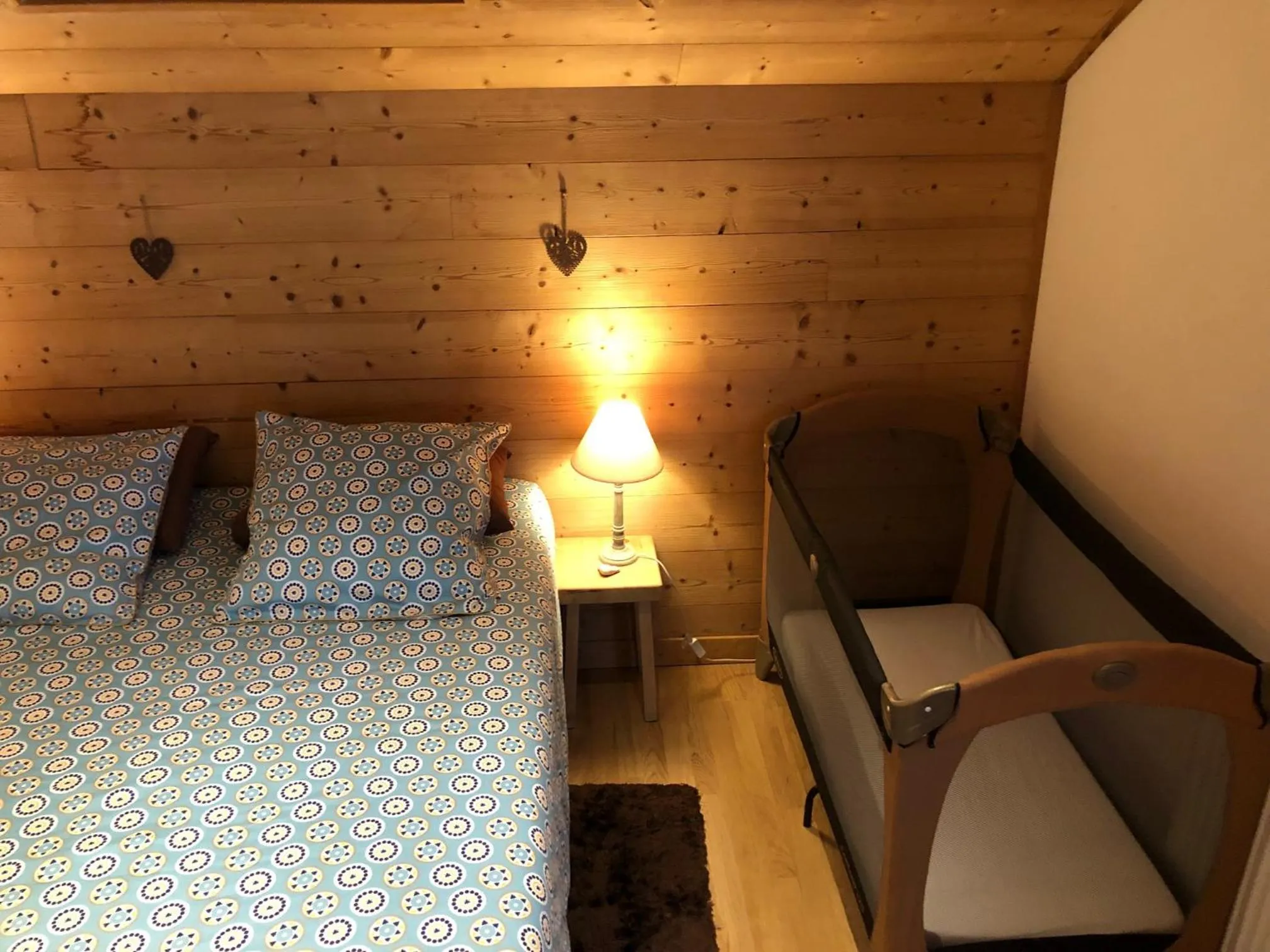 Bed in AU COEUR DES ALPES