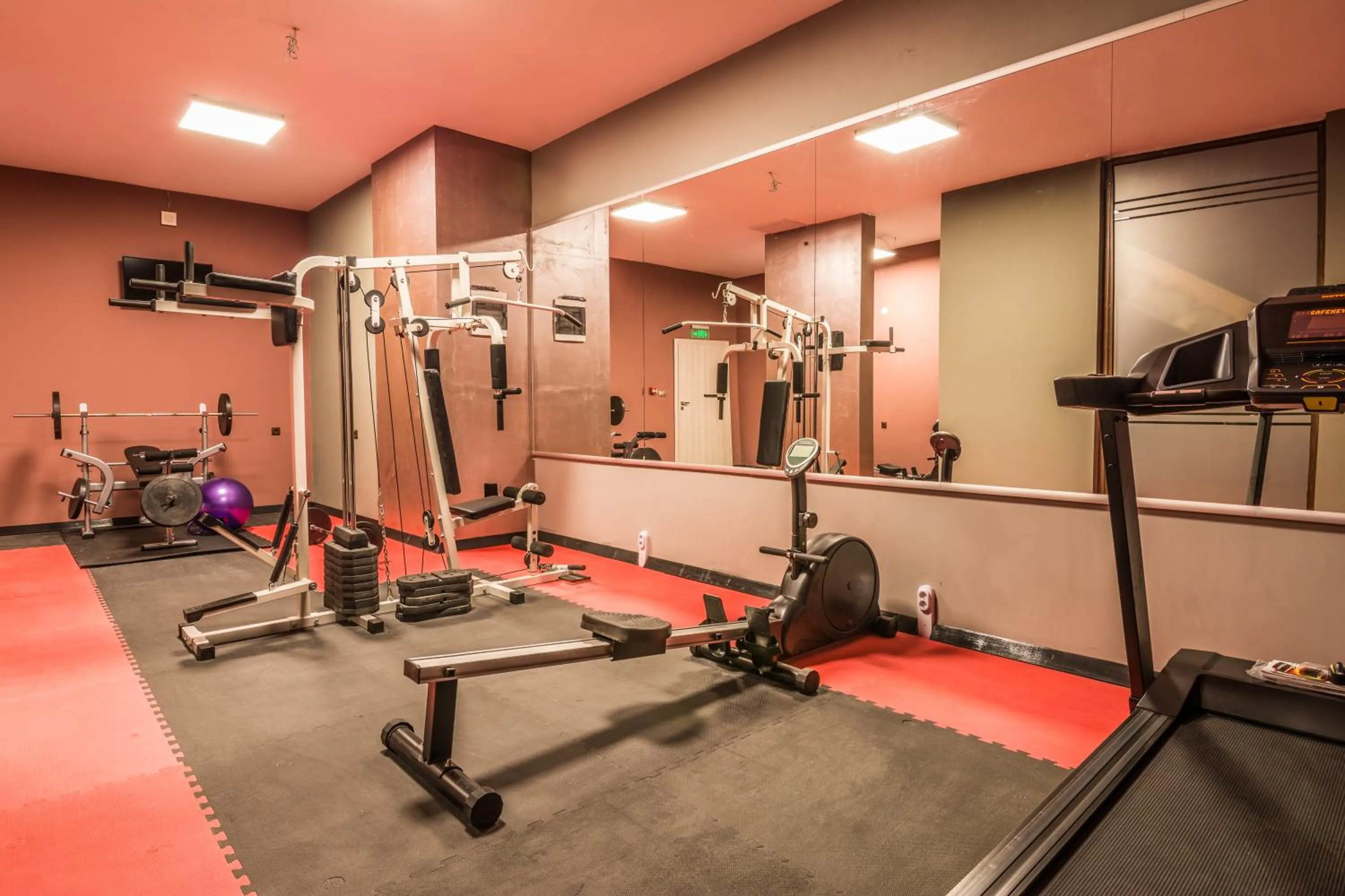 Fitness centre/facilities in Katalina SPA Resort