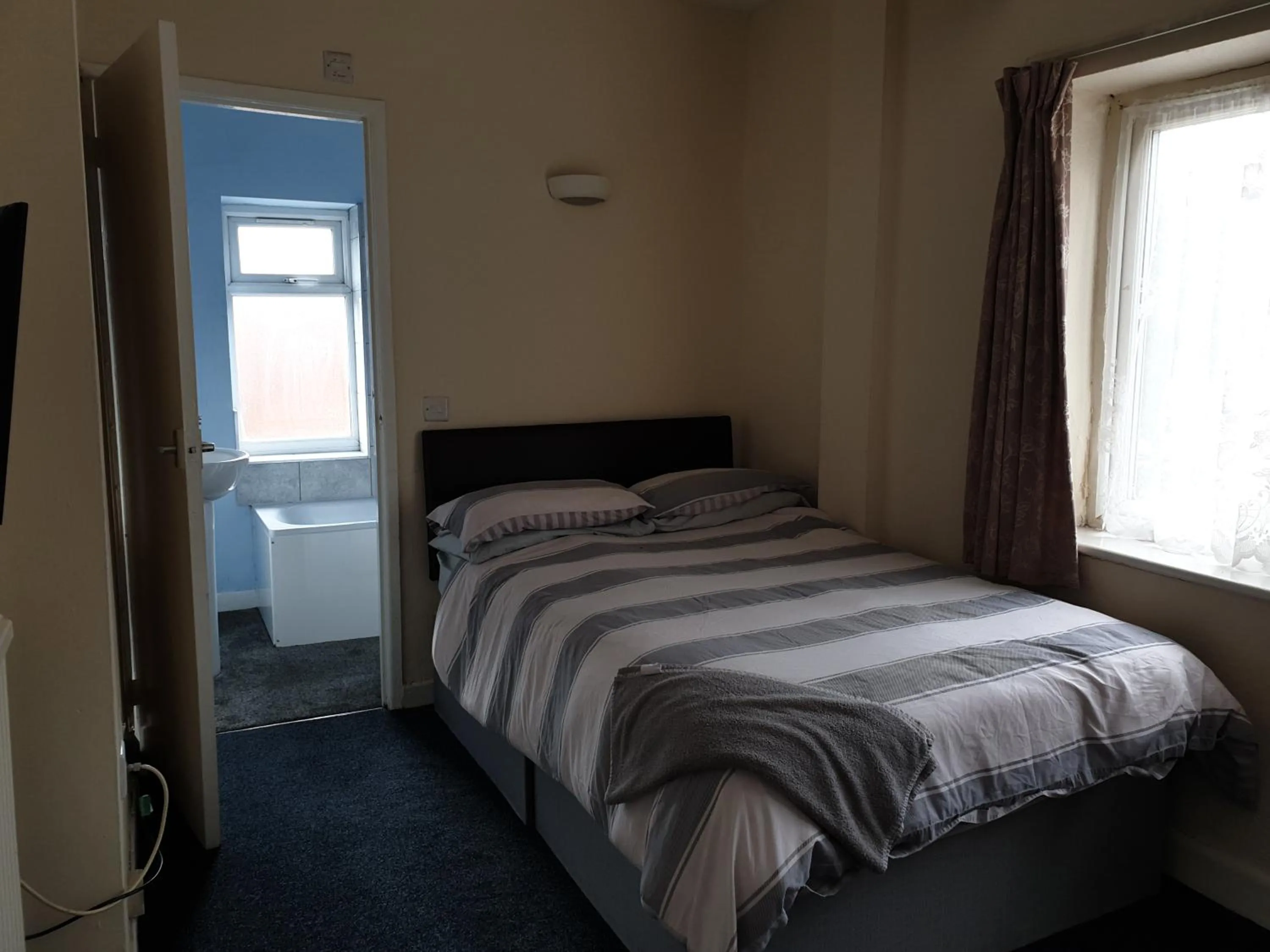 Bedroom, Bed in Tower House Hotel