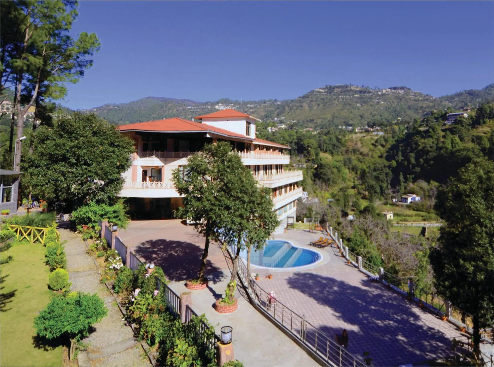 Sea Hawk - Luxury Hill Resort 4 mins from Bhimtal Lake