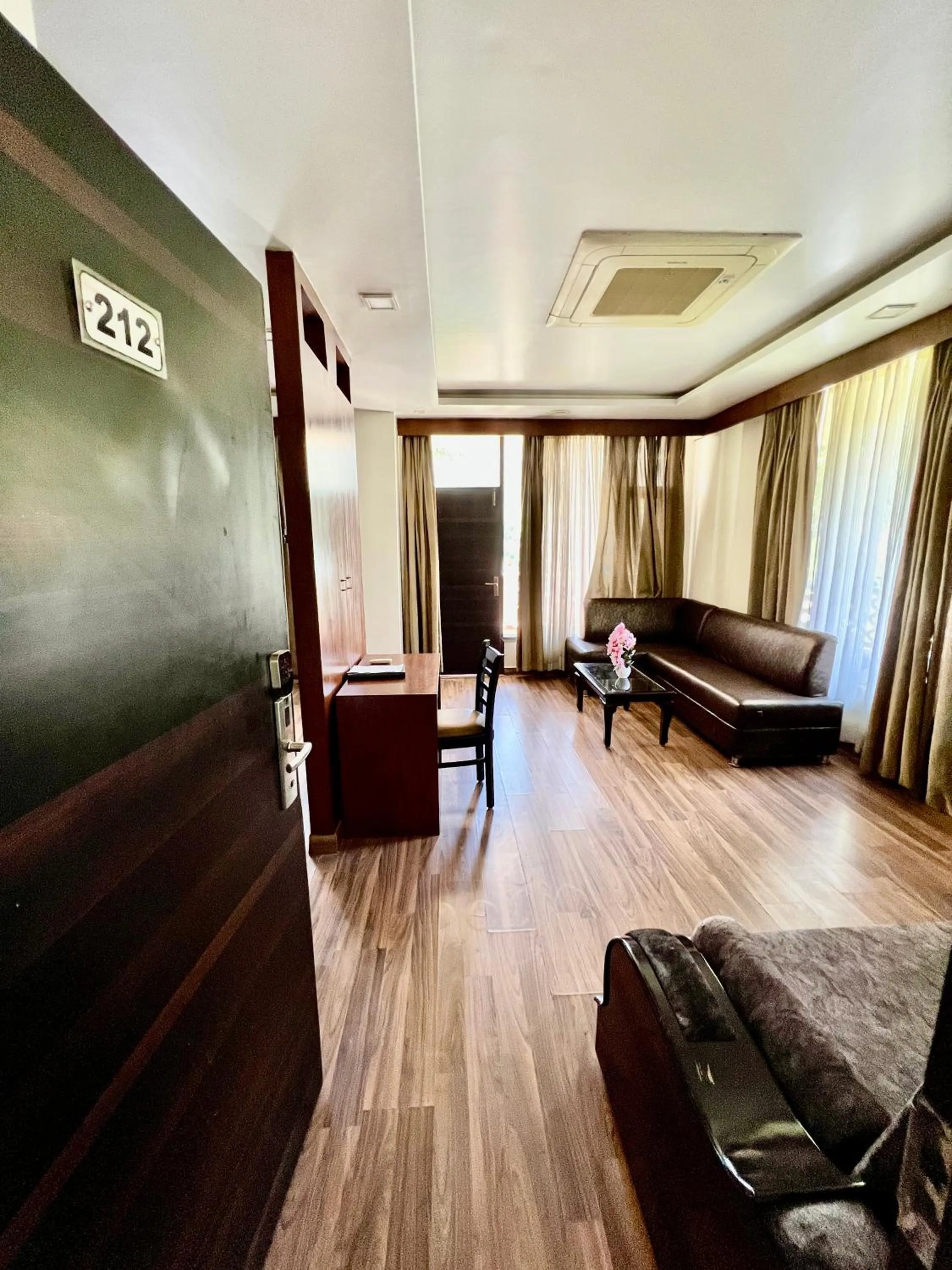 Photo of the whole room in Sea Hawk - Luxury Hill Resort 4 mins from Bhimtal Lake