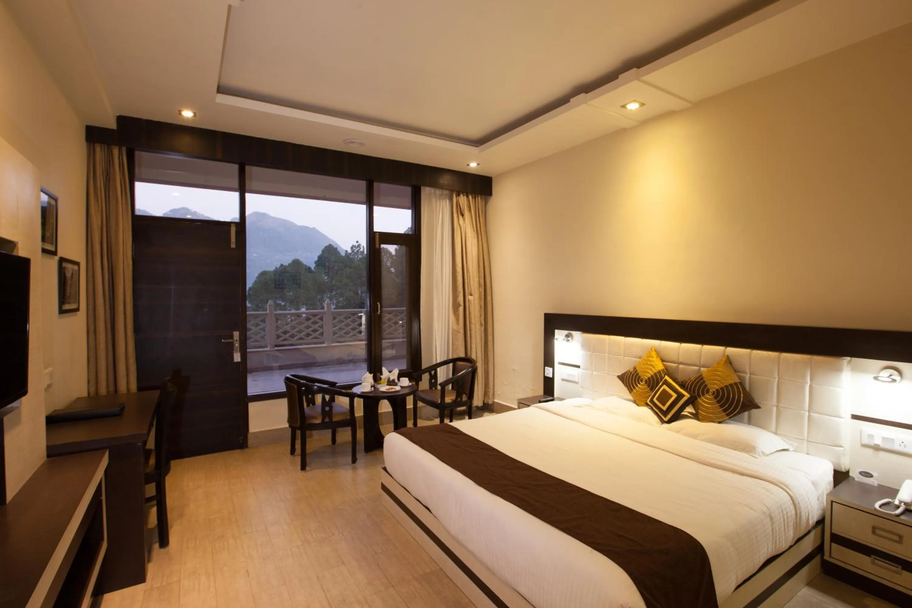 Photo of the whole room, Bed in Sea Hawk - Luxury Hill Resort 4 mins from Bhimtal Lake