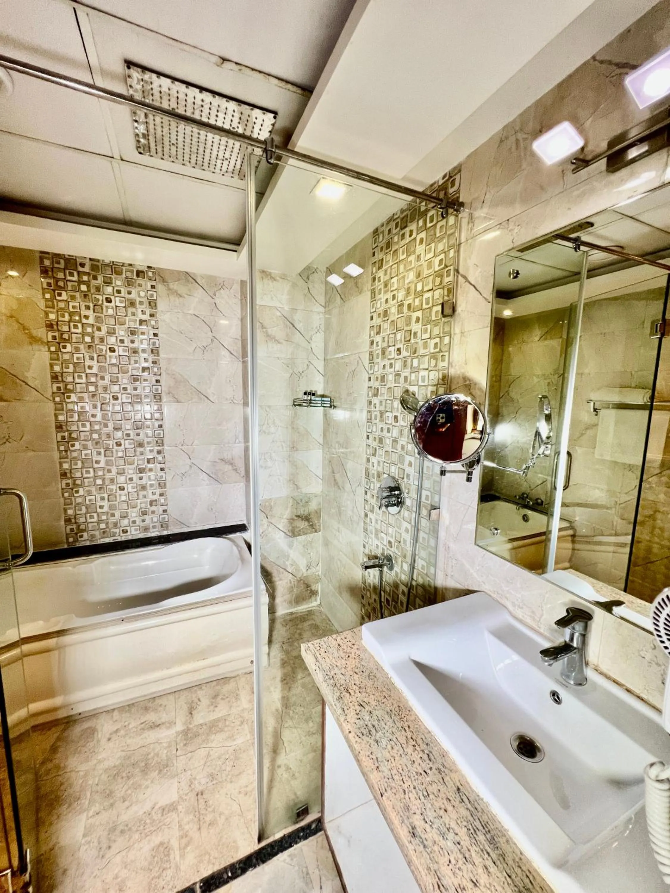 Shower in Sea Hawk - Luxury Hill Resort 4 mins from Bhimtal Lake