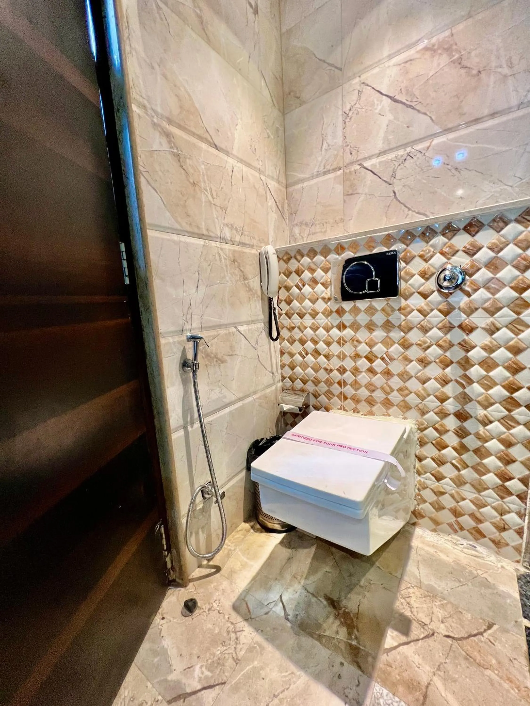 Bathroom in Sea Hawk - Luxury Hill Resort 4 mins from Bhimtal Lake