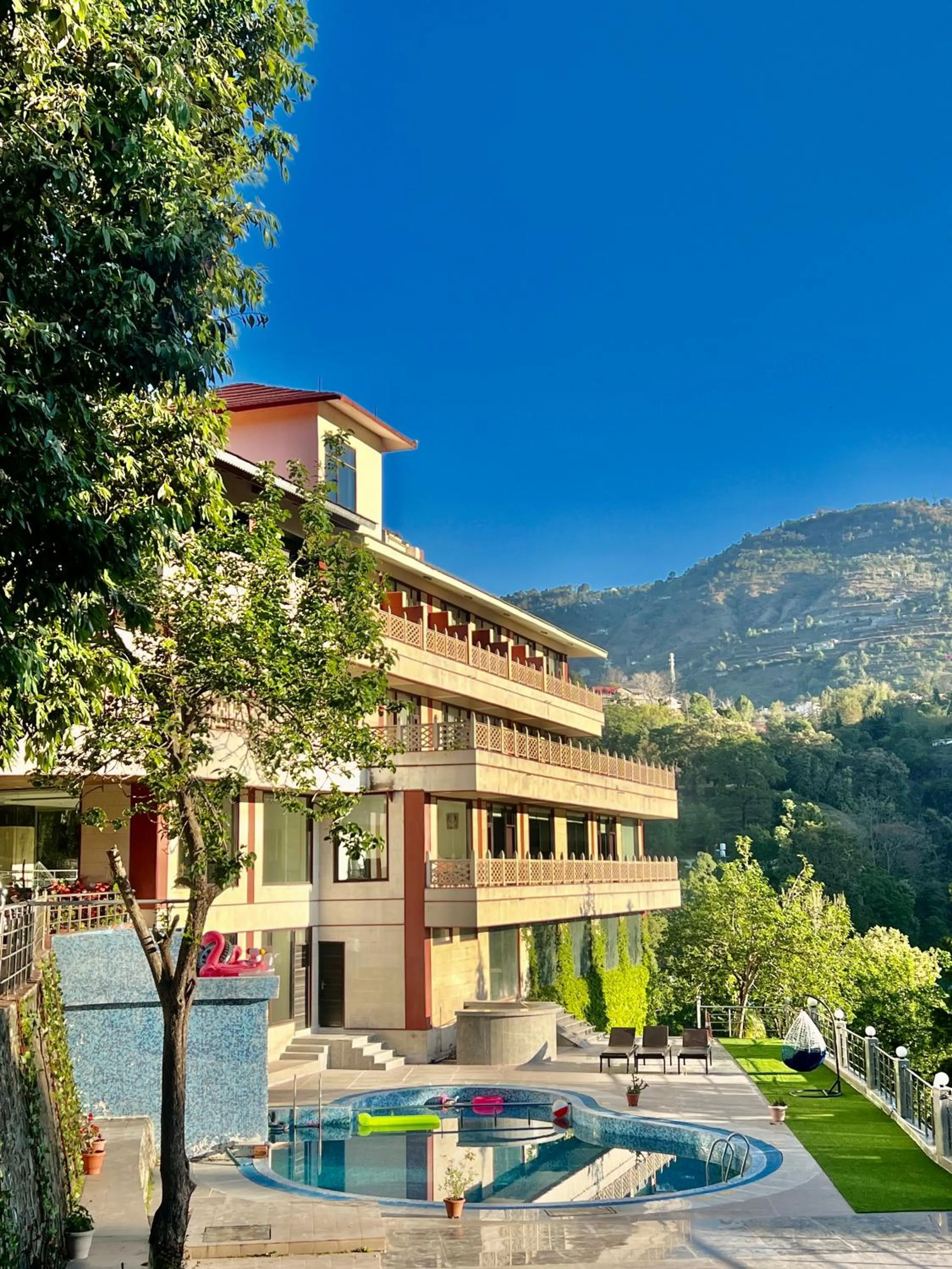 Property building in Sea Hawk - Luxury Hill Resort 4 mins from Bhimtal Lake