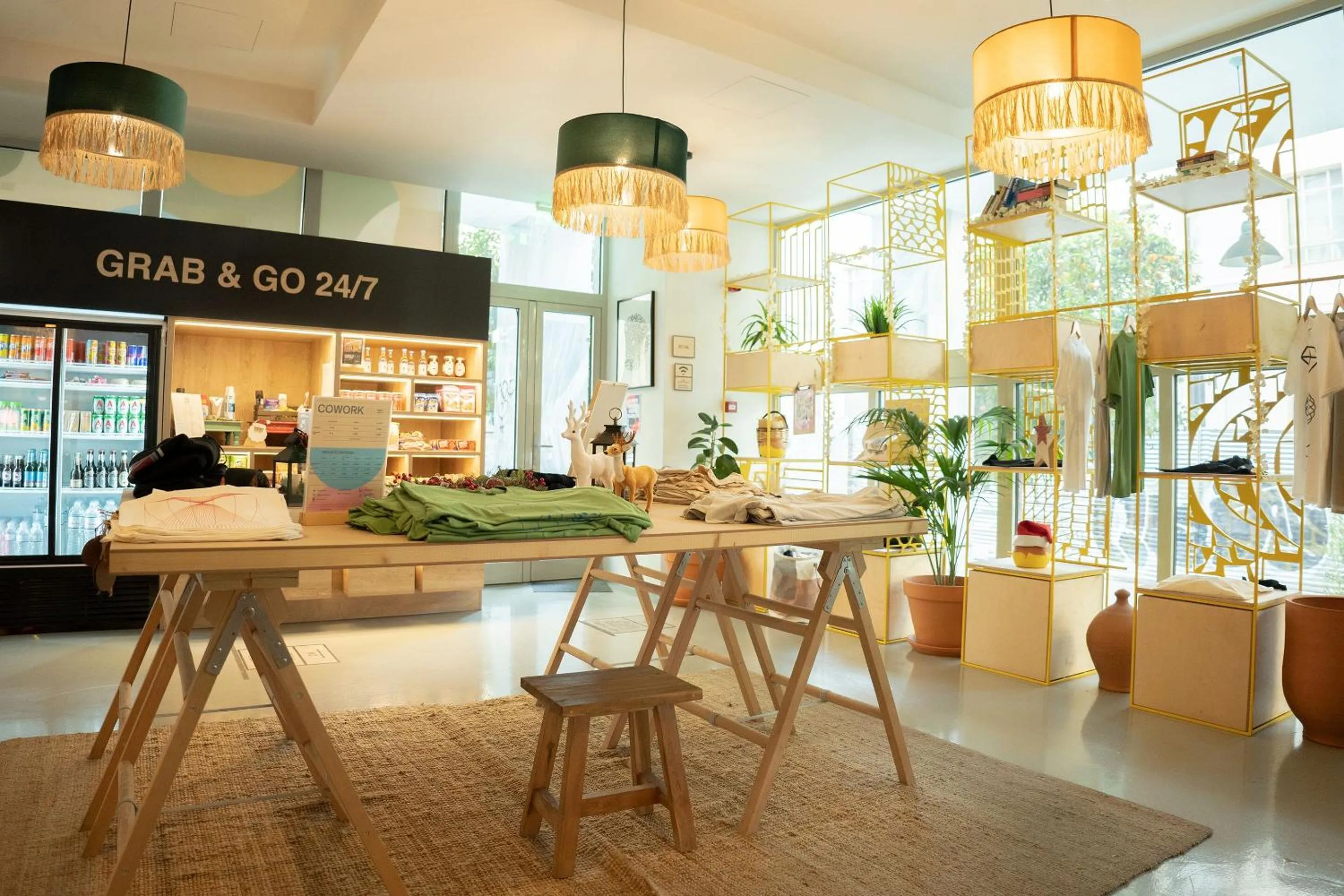 Property building, Restaurant/Places to Eat in Selina Athens Theatrou