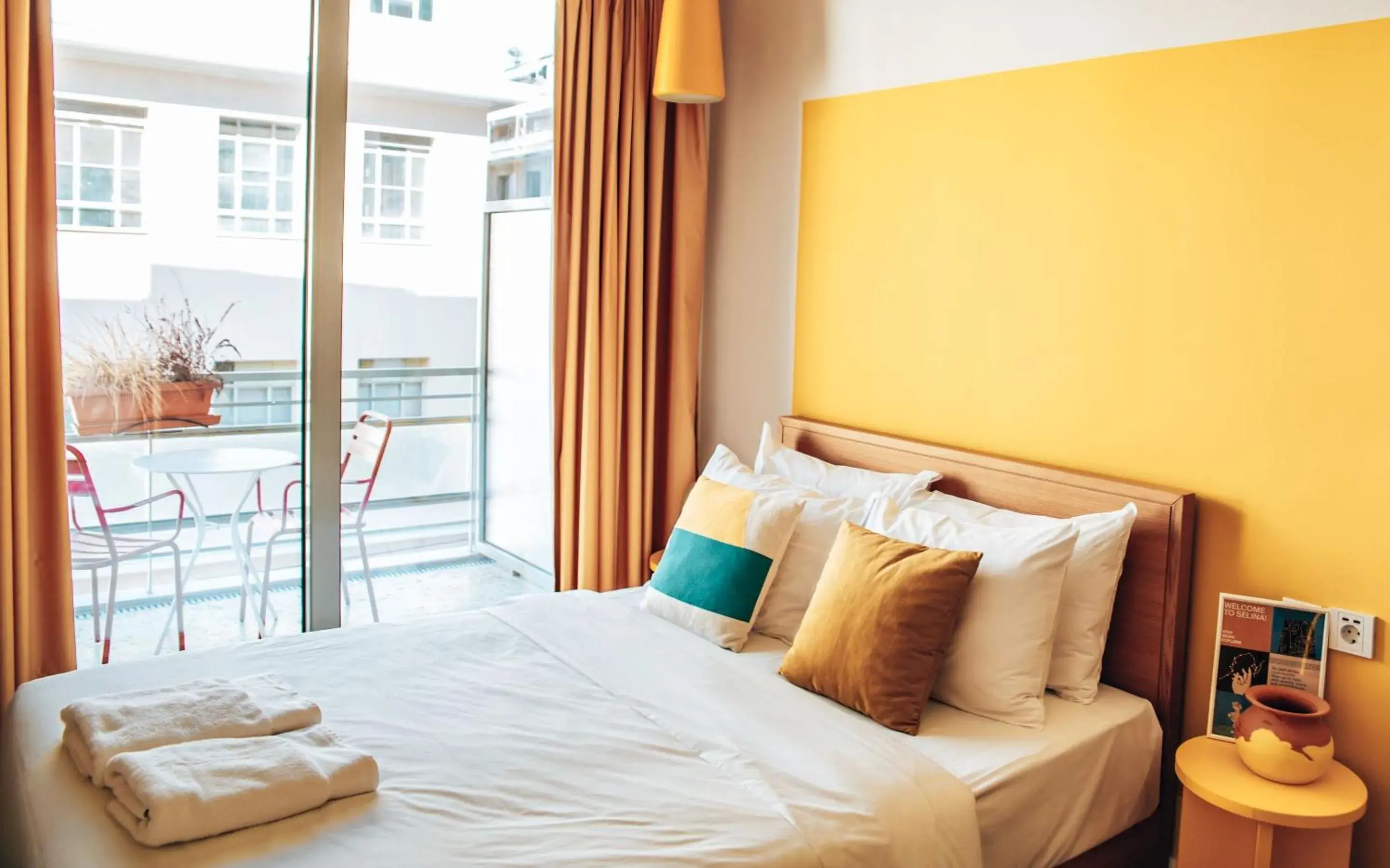 Small Room with Shared Bathroom in Selina Athens Theatrou Small Room with Shared Bathroom in Selina Athens Theatrou