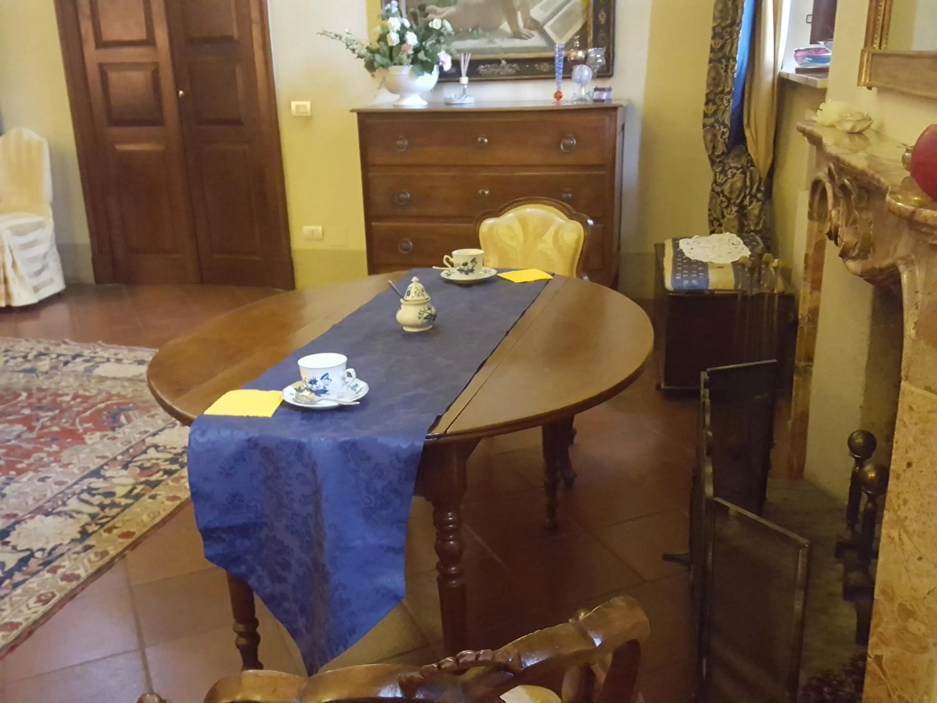 Restaurant/places to eat in Villa Ghia Appartamento