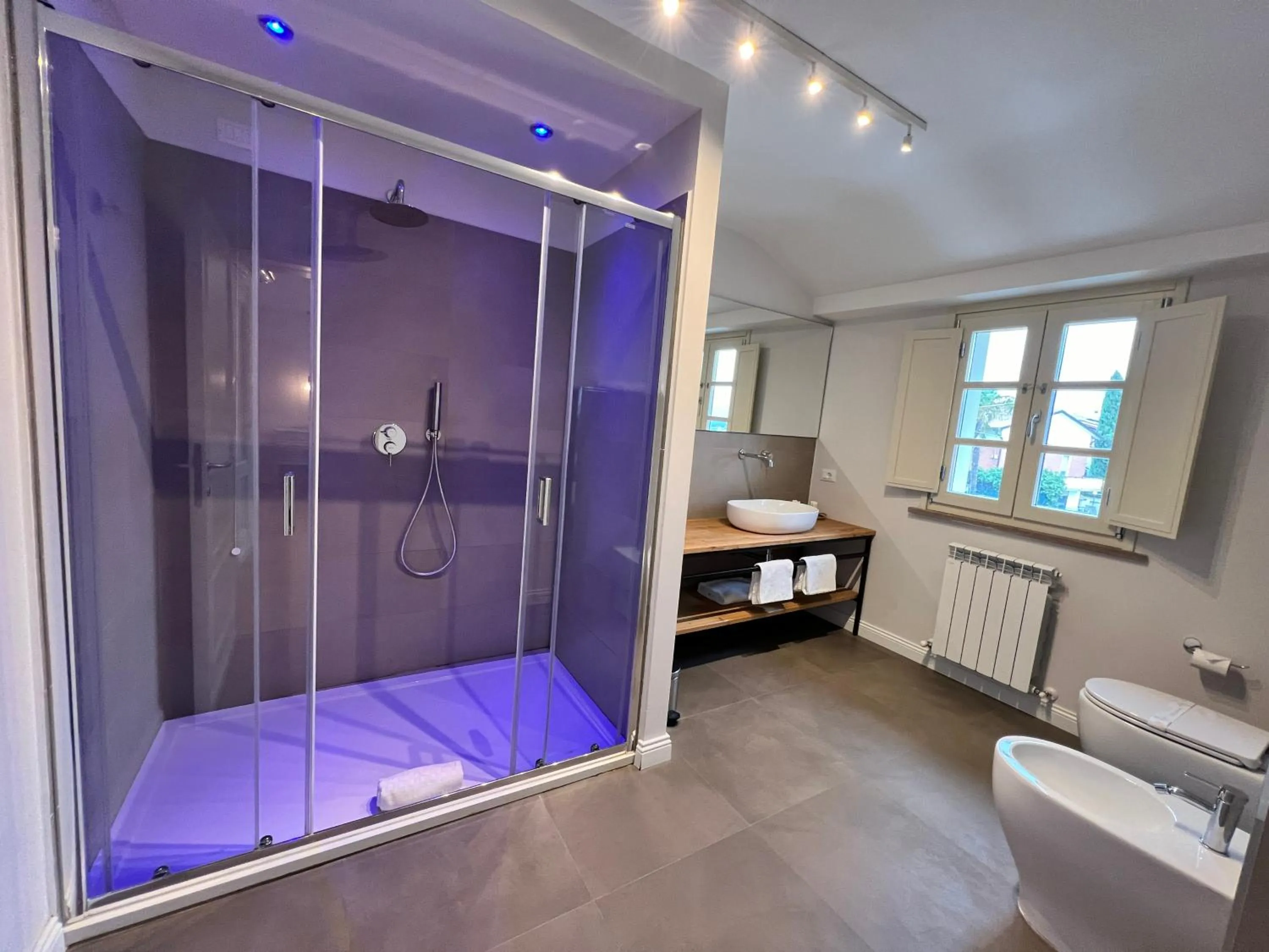 Bathroom, Bed in CorteViva Boutique B&B