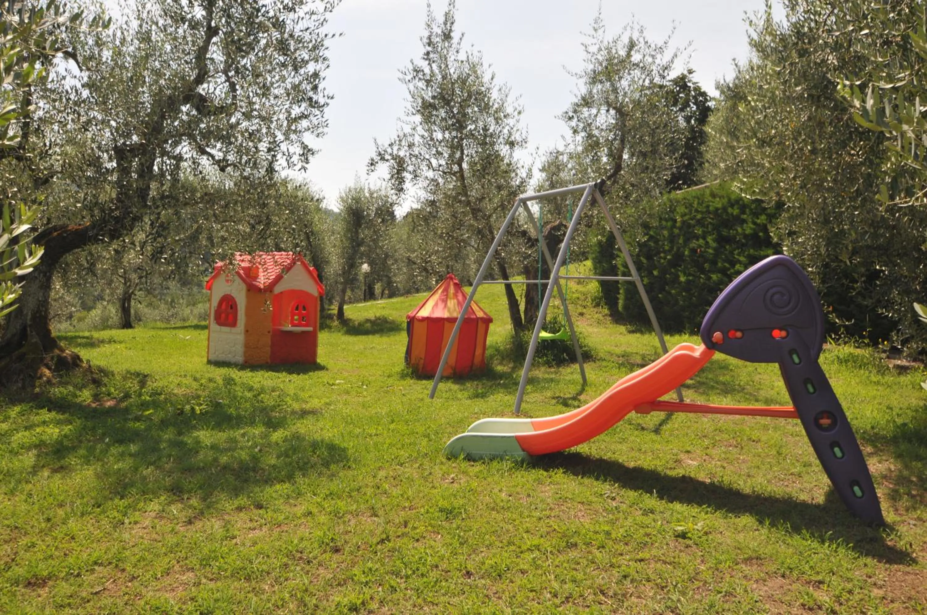 Children play ground in Olivia B&B and Apartment