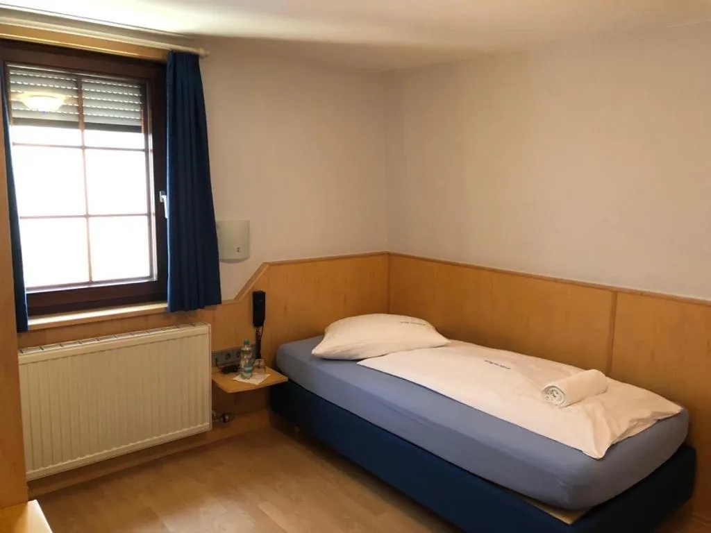 Bed in Gasthof zum Hirsch