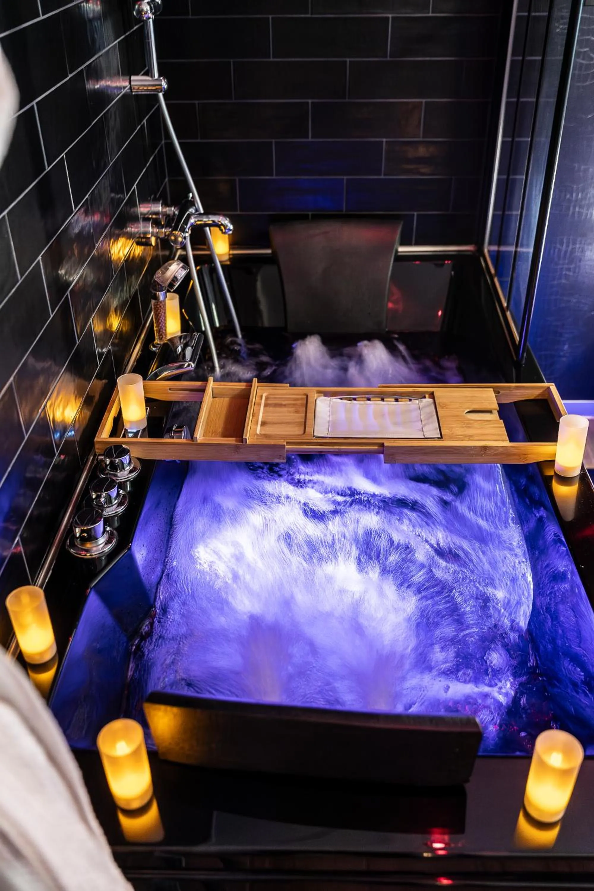 Hot Tub in Gite & Spa Privatif Glam'88 - Vosges