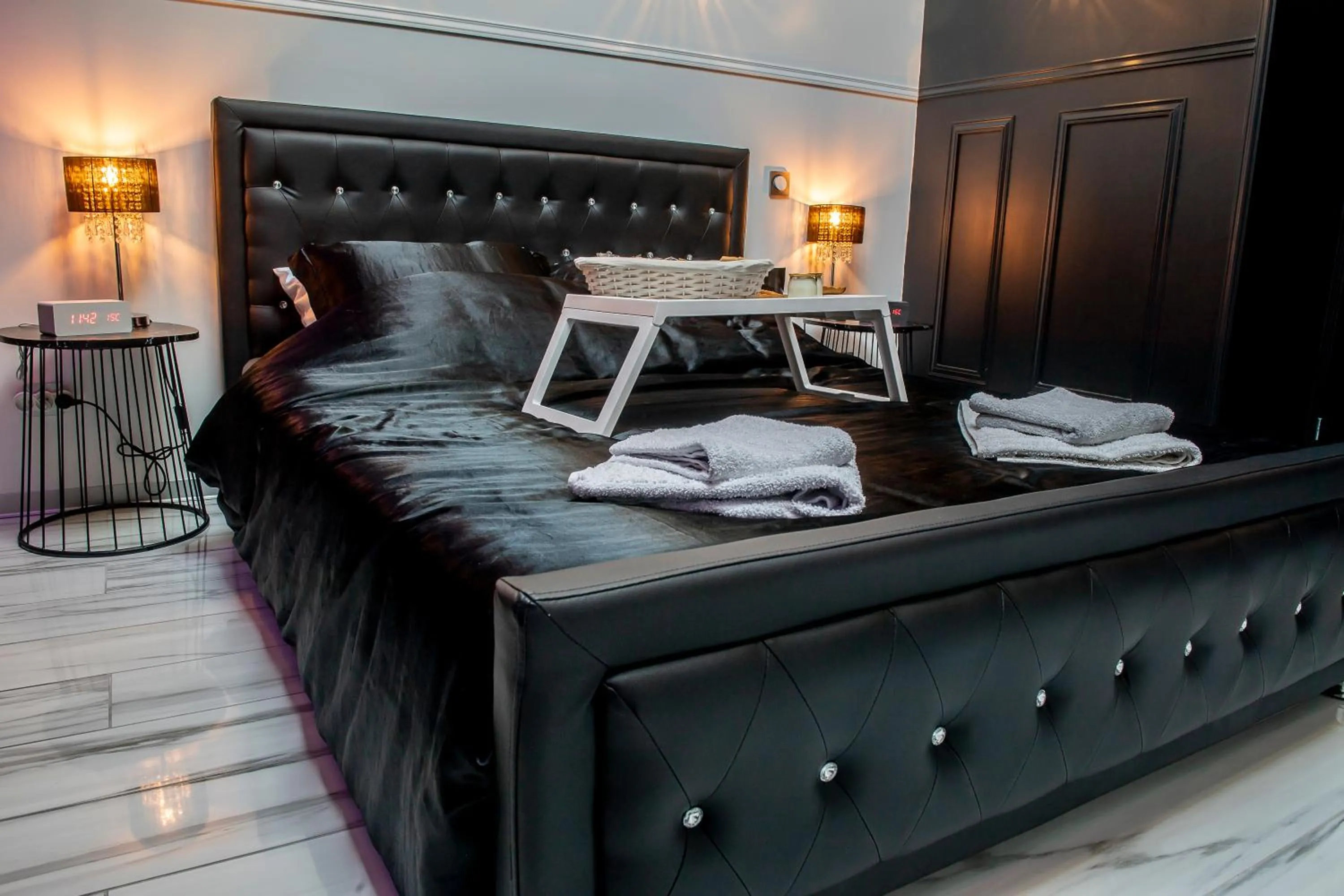 Bed in Gite & Spa Privatif Glam'88 - Vosges