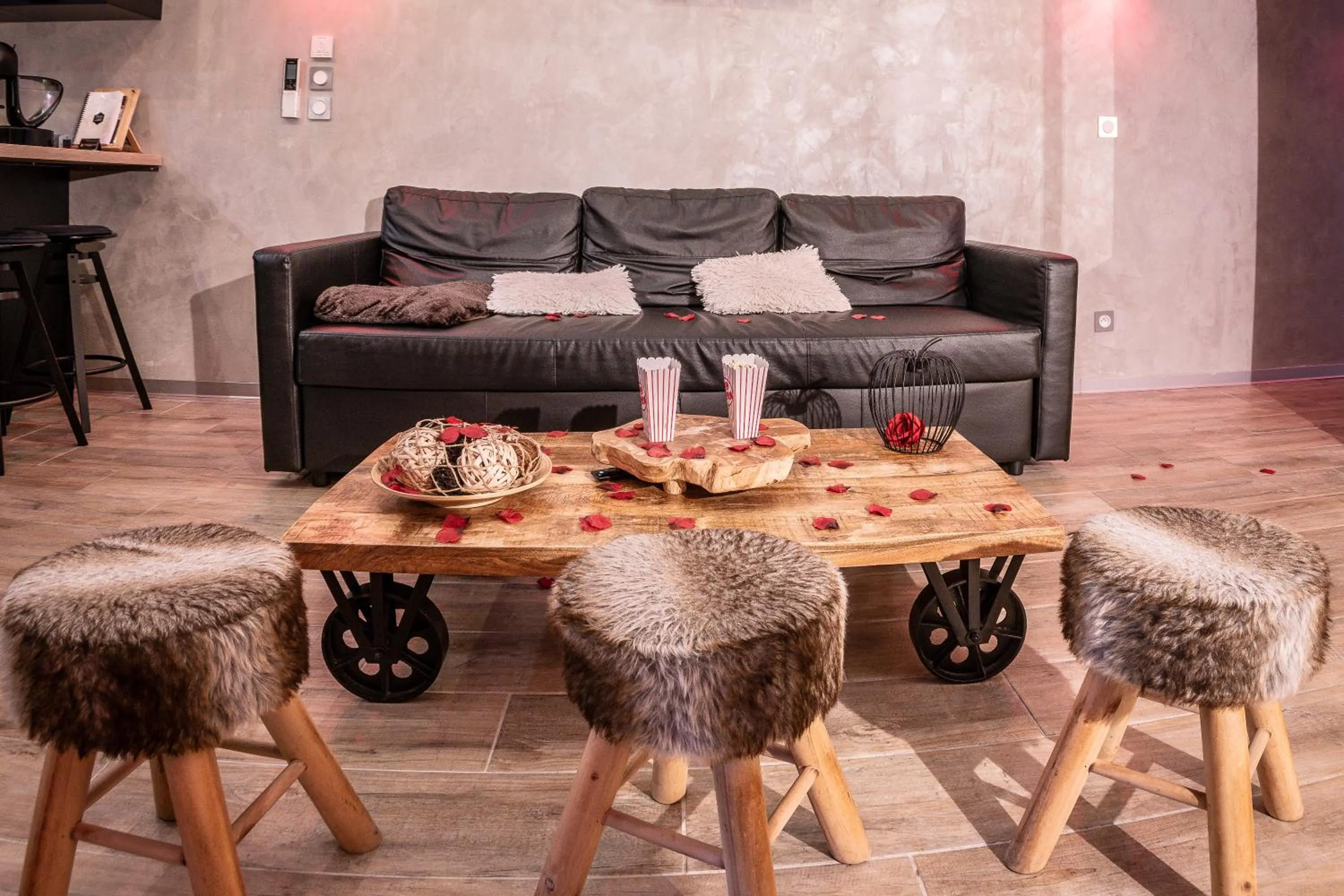 Living room in Gite & Spa Privatif Glam'88 - Vosges