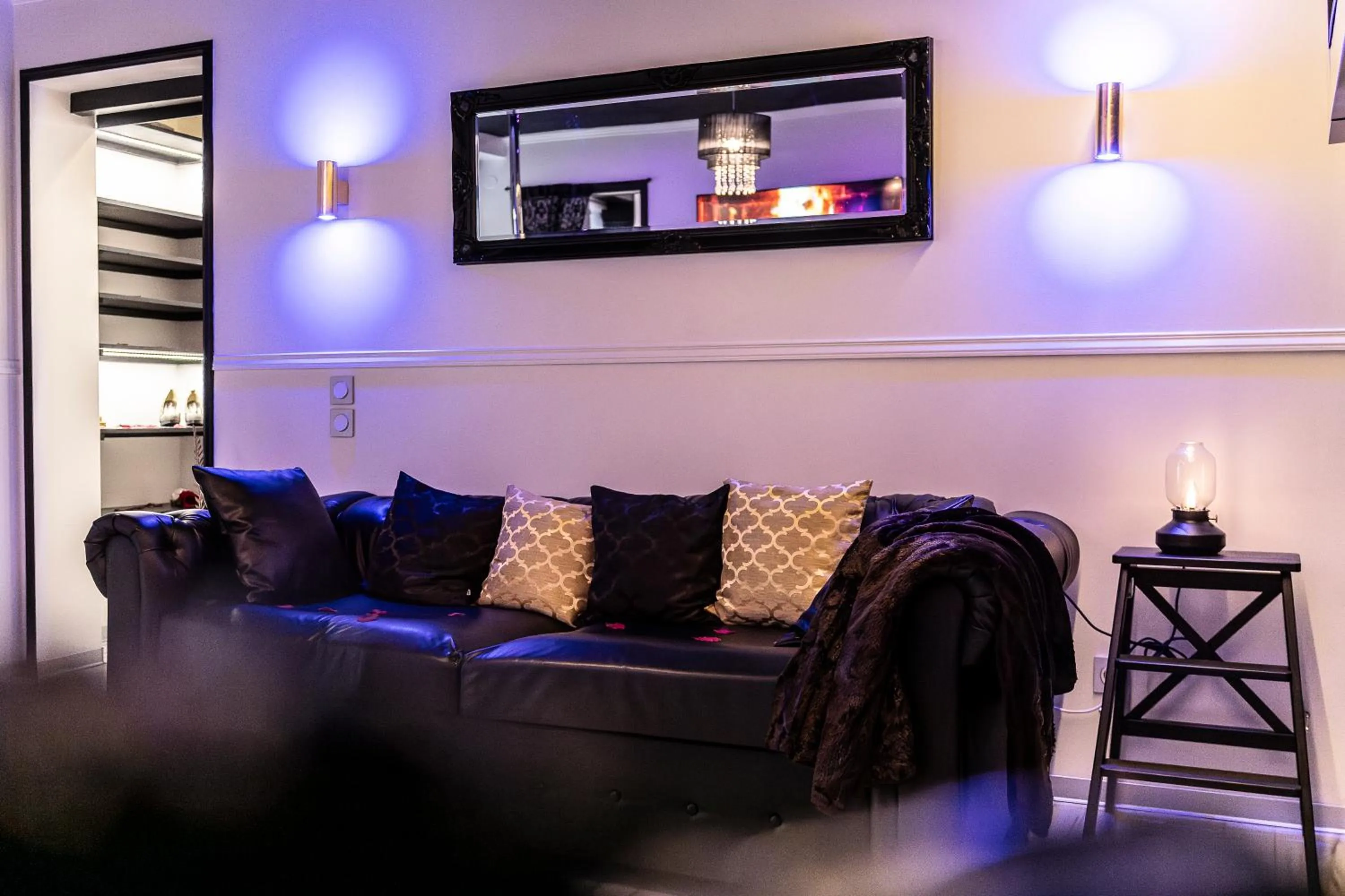 Living room in Gite & Spa Privatif Glam'88 - Vosges